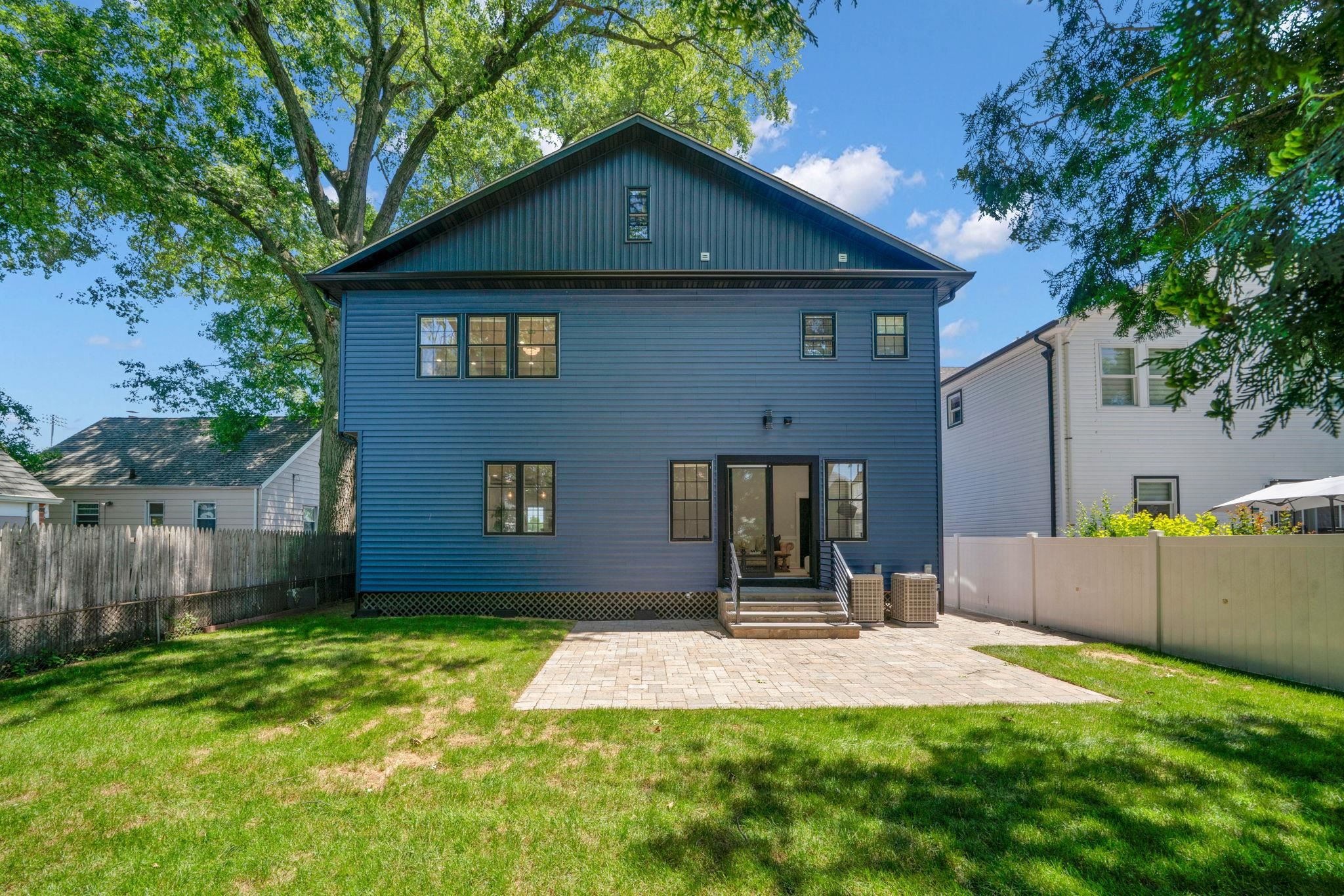22 N 14TH ST
