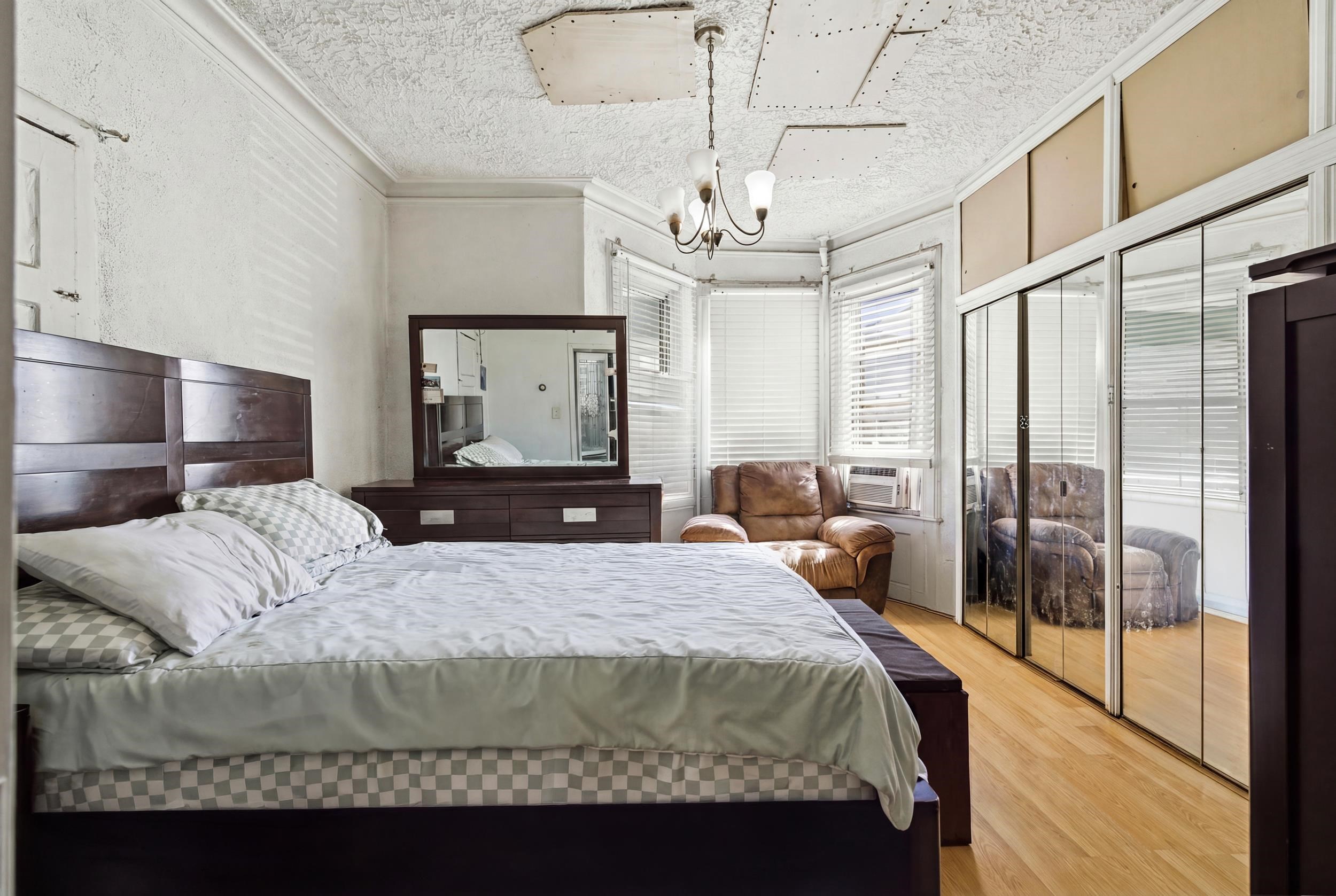424 56TH ST - Photo 5