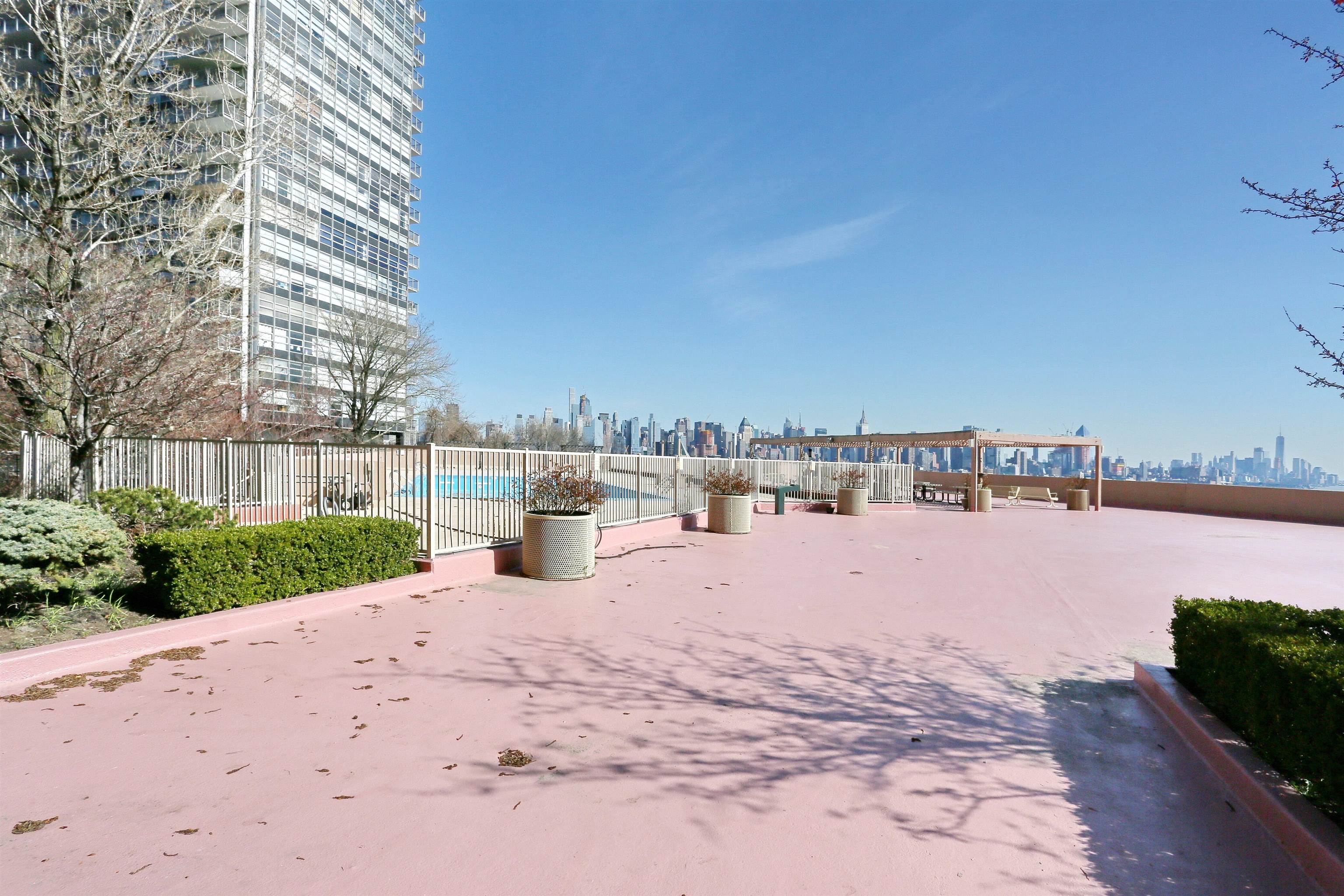 6040 BLVD EAST - Photo 2