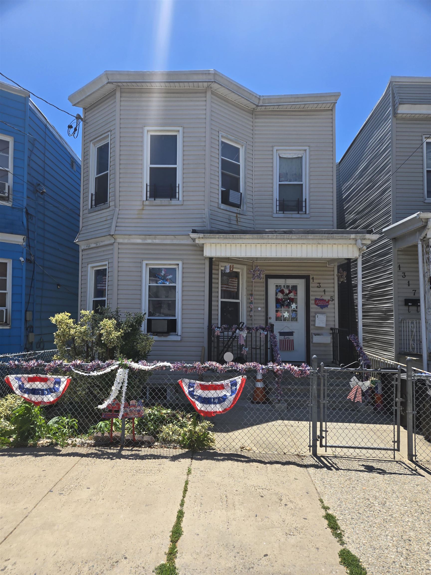 1315 9TH ST - Photo 1