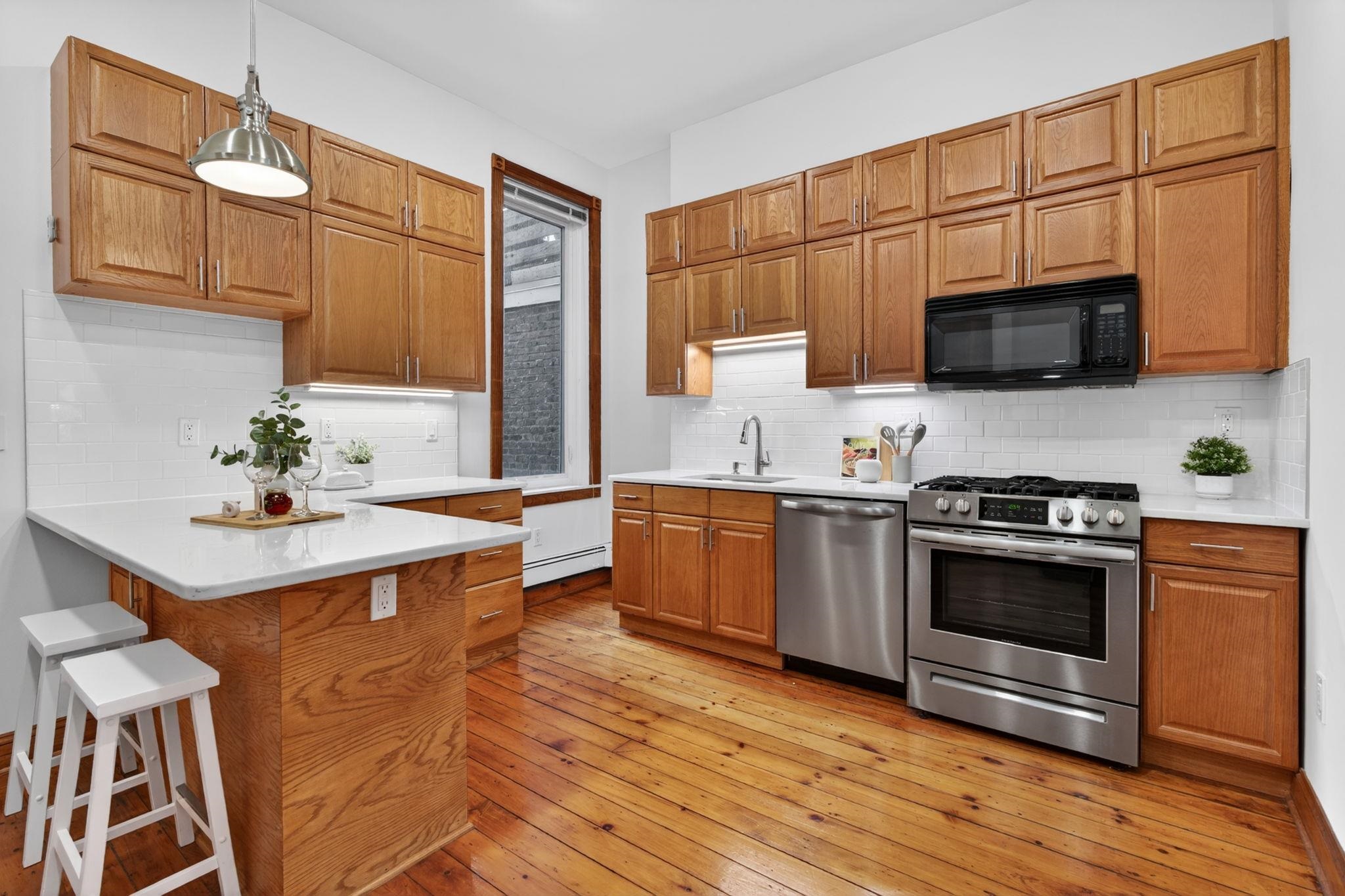 913-915 WILLOW AVE - Photo 4