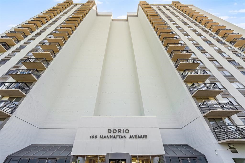 100 MANHATTAN AVE - Photo 1