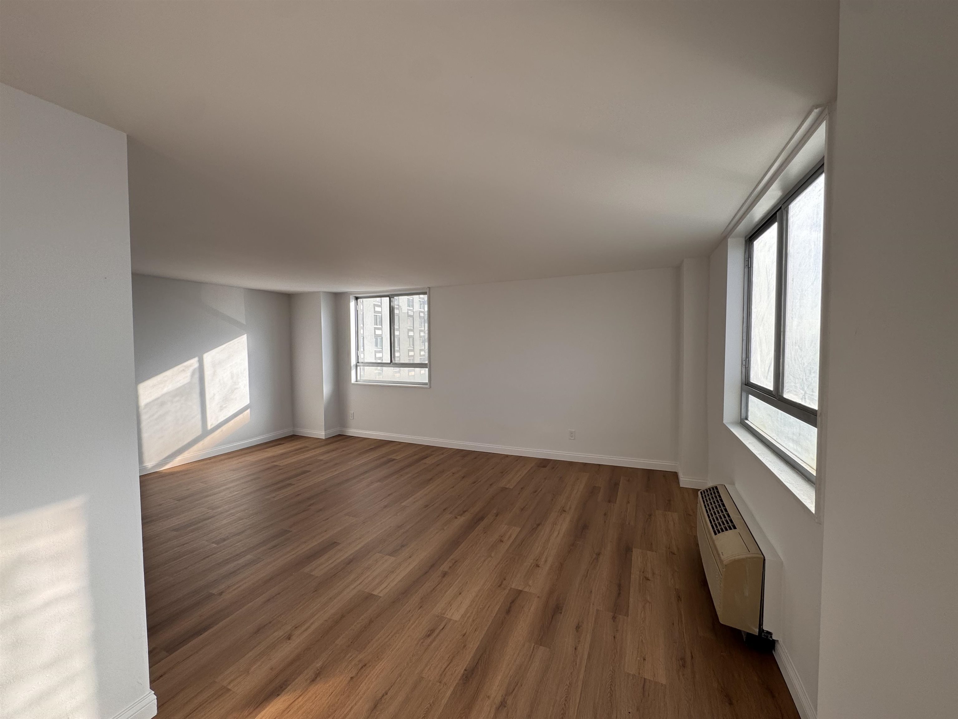 100 MANHATTAN AVE - Photo 3