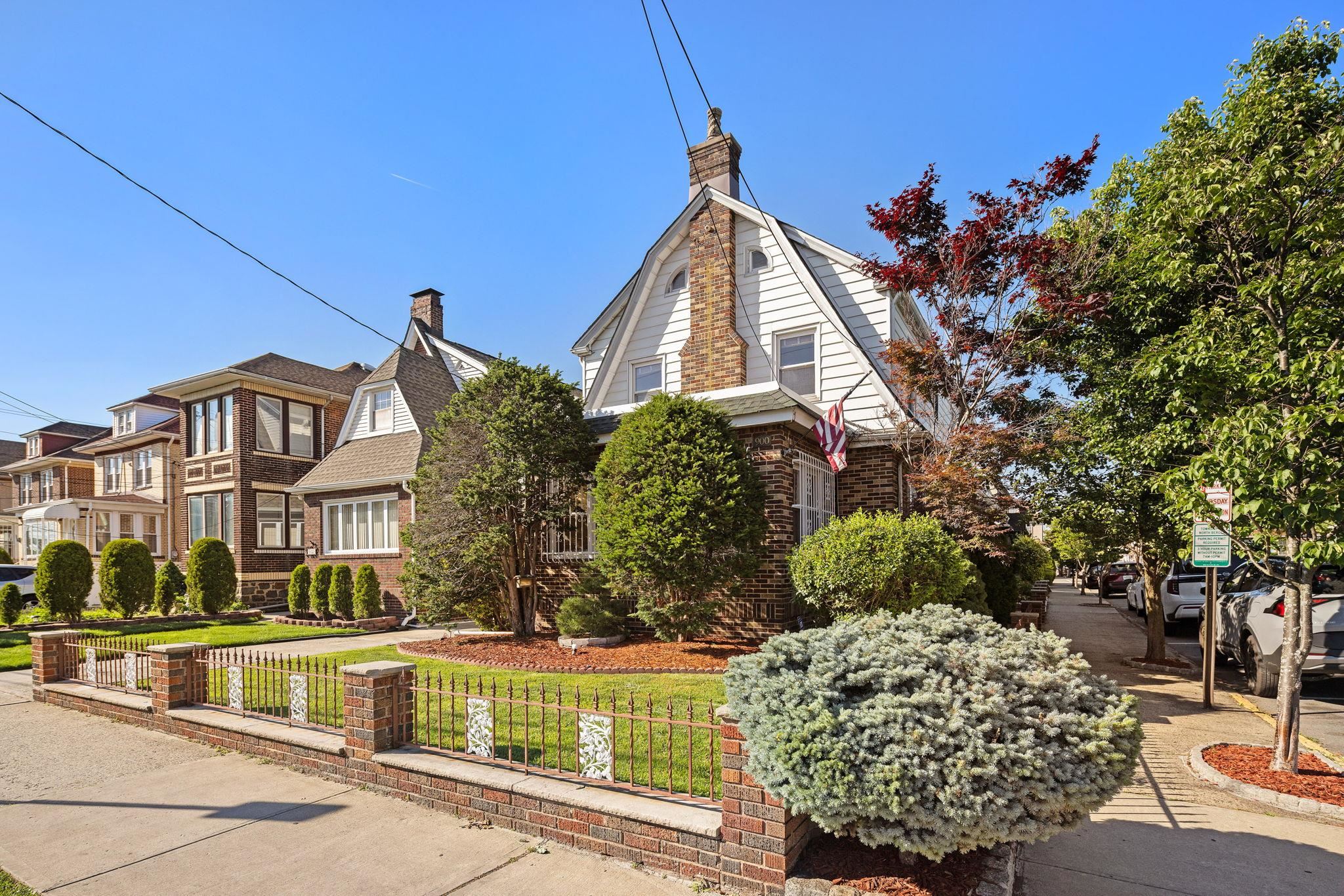 900 79TH ST - Photo 2