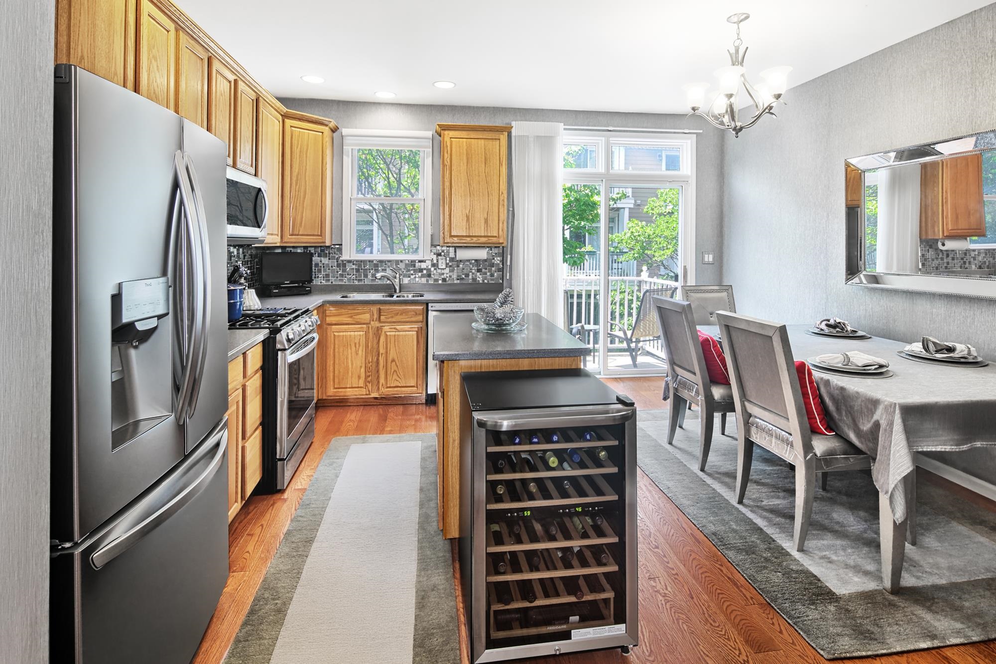 234 PRICE CT - Photo 1