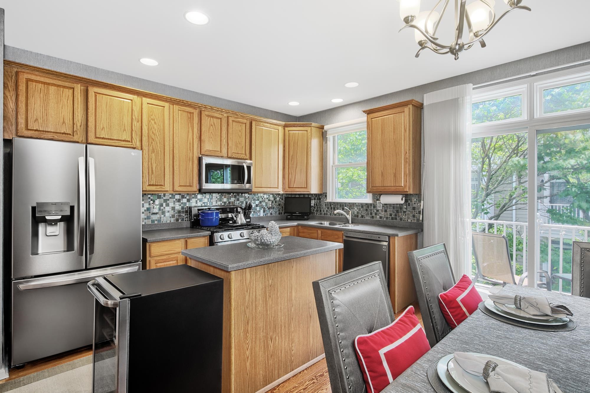 234 PRICE CT - Photo 3