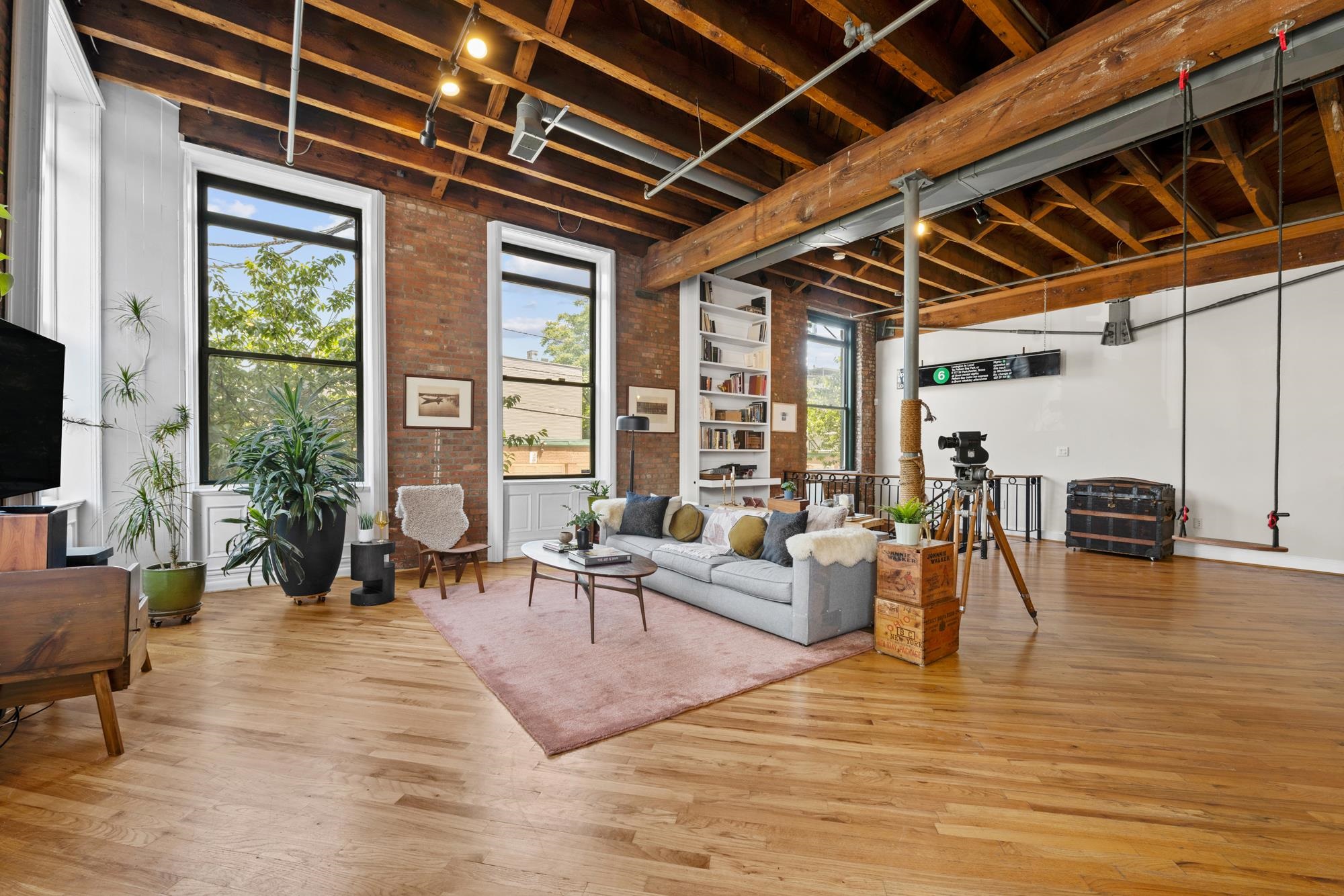 126 WEBSTER AVE - Photo 4
