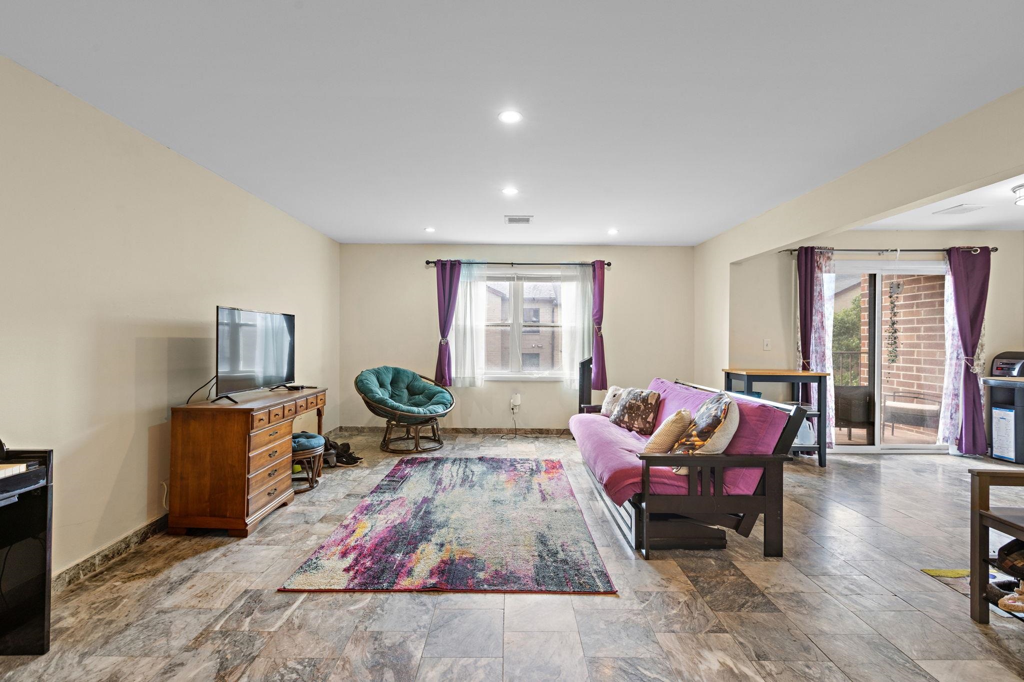 6409 GRANTON AVE - Photo 3