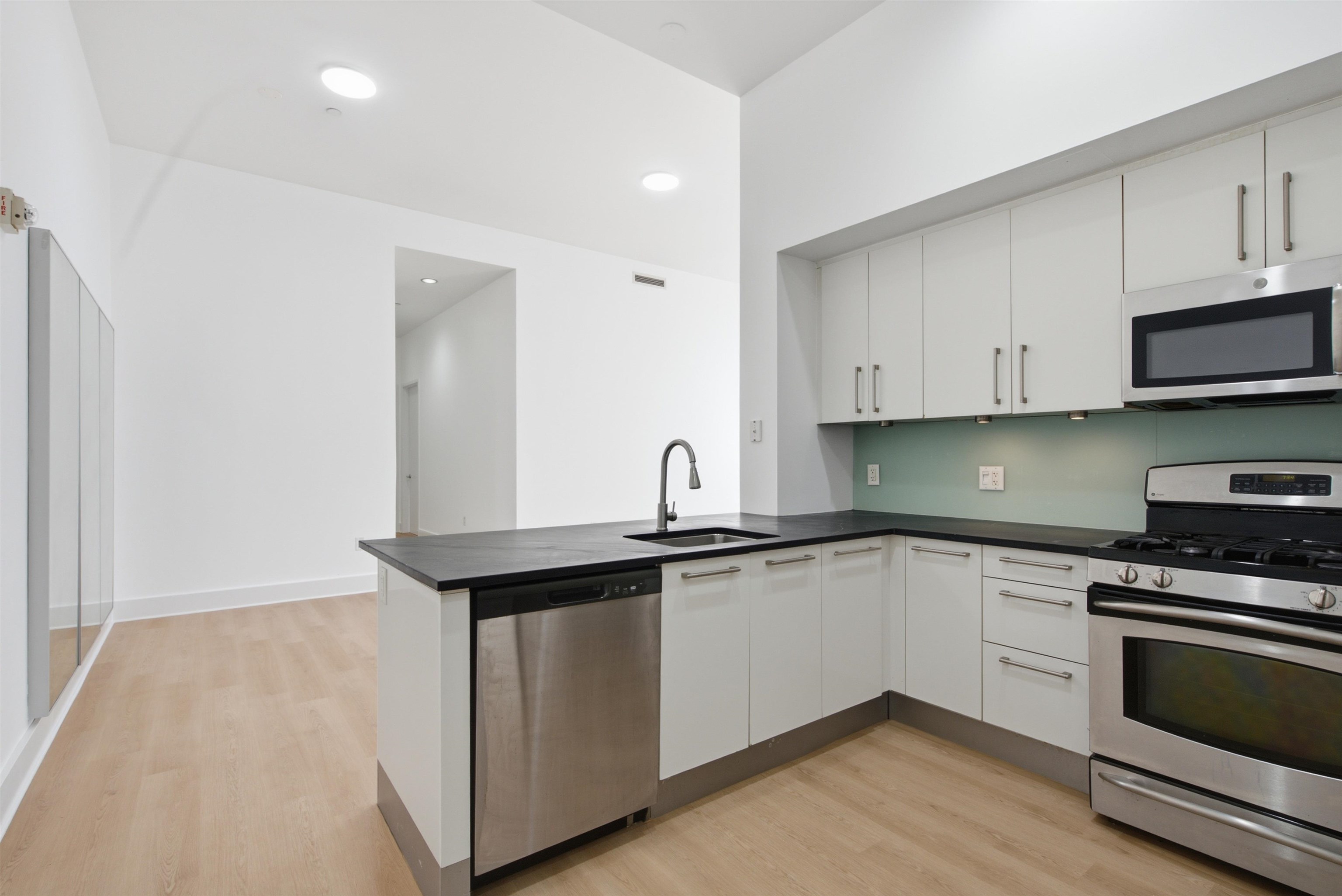 4 BEACON WAY - Photo 4