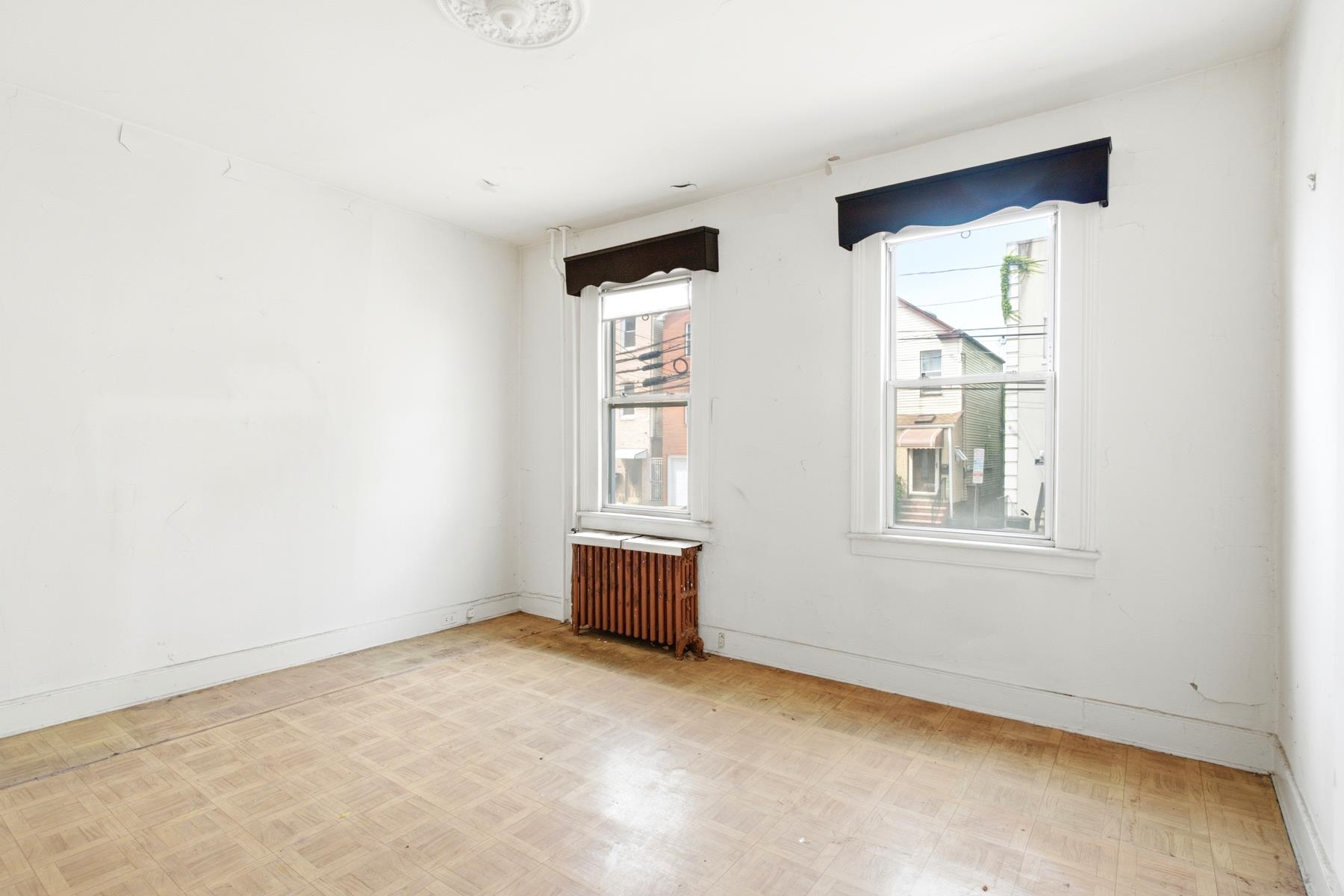 205 BEACON AVE - Photo 4