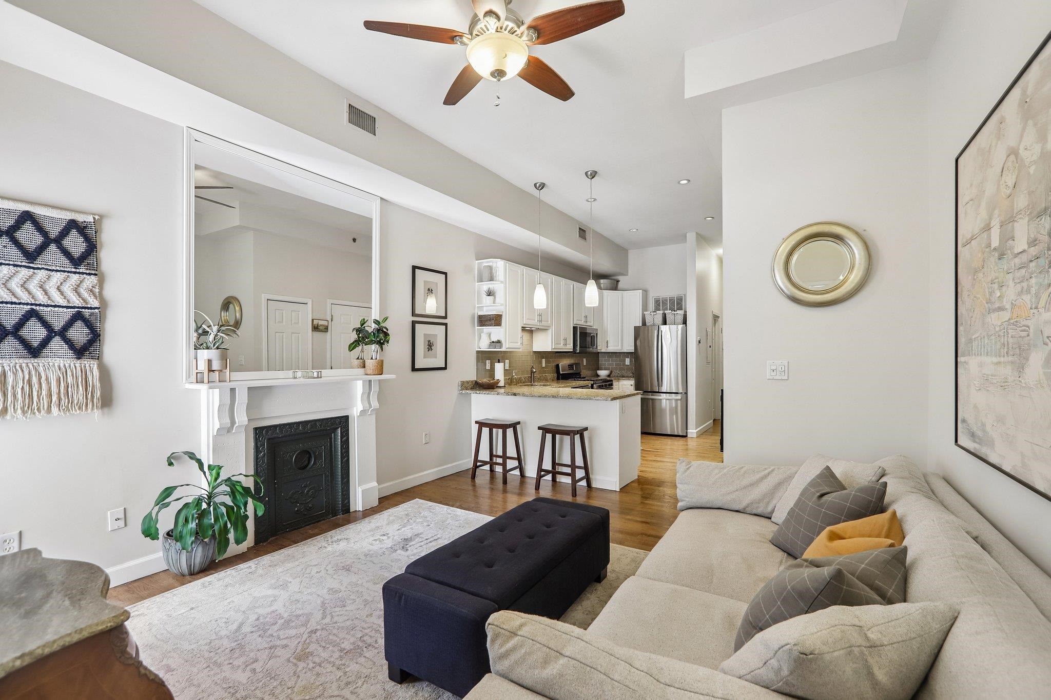 703 PARK AVE - Photo 3