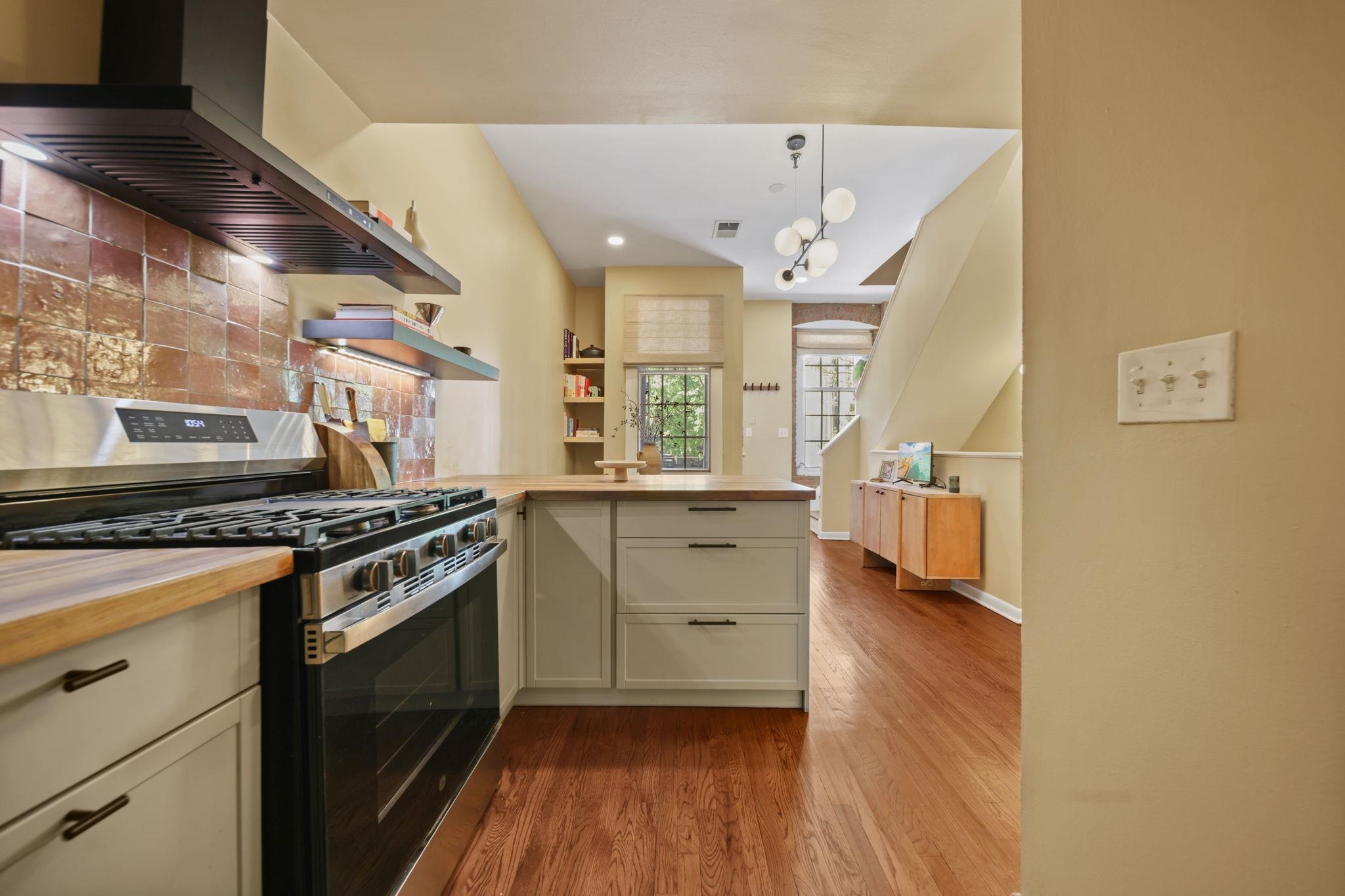 158 WAYNE ST - Photo 4