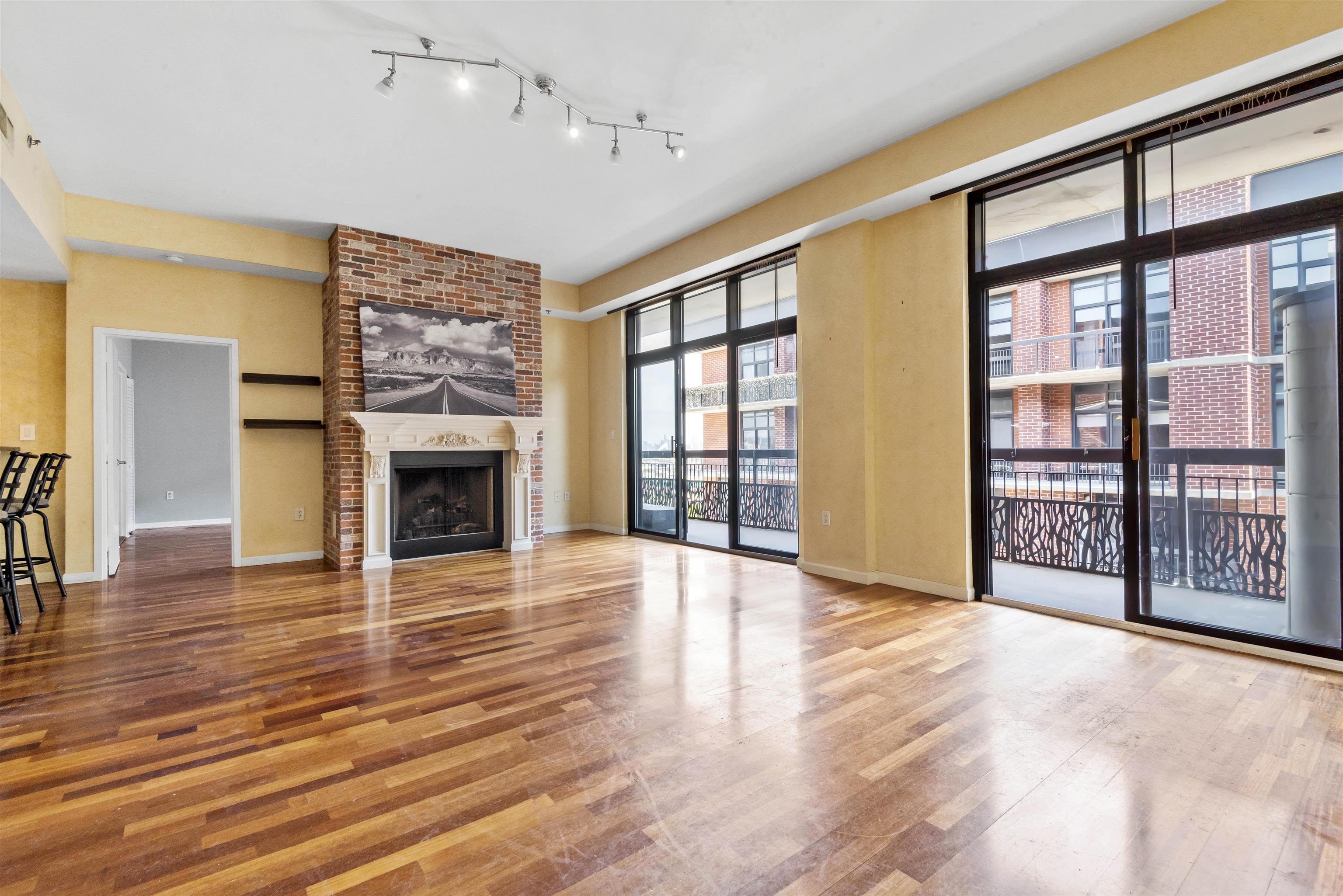 700 1ST ST - Photo 3