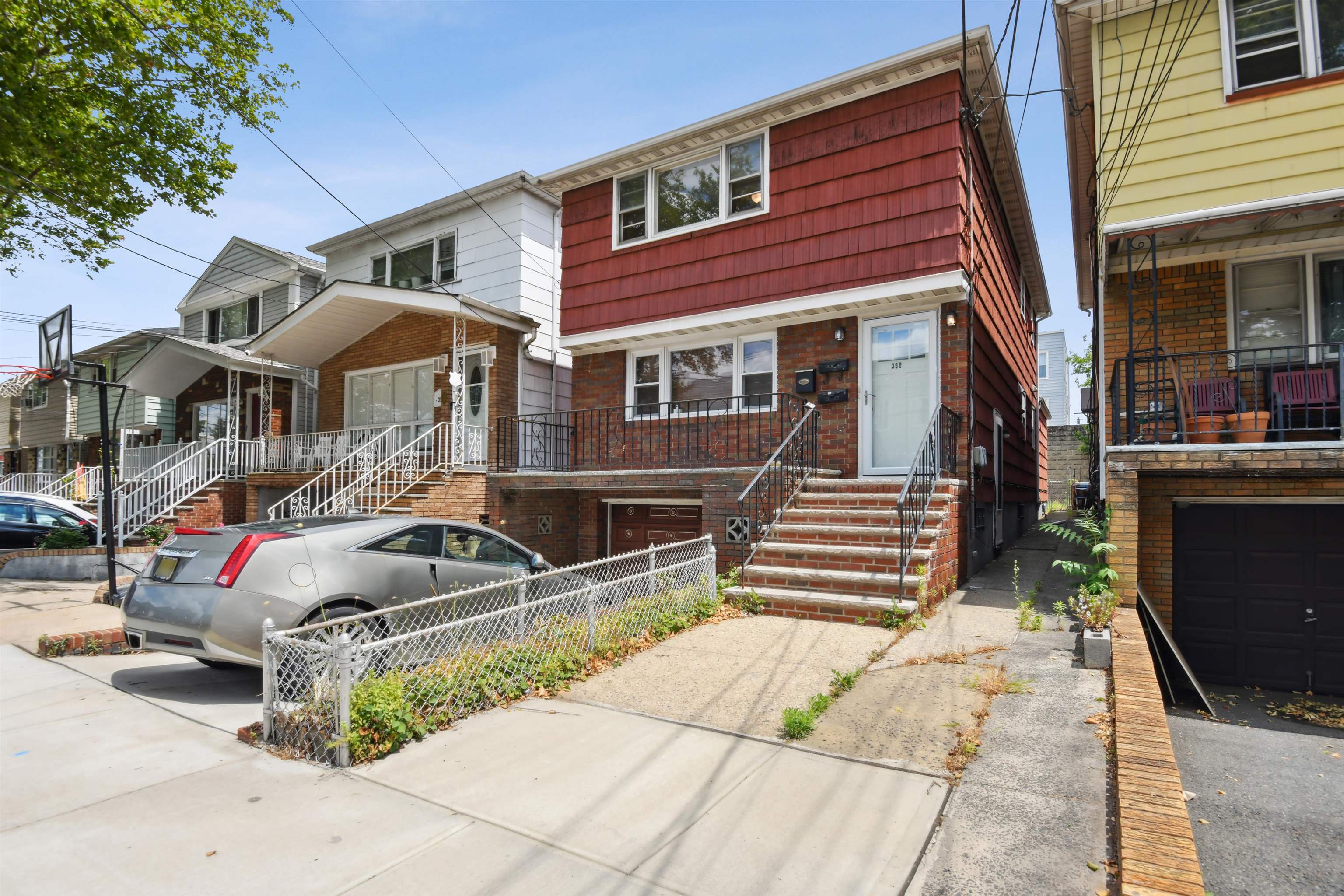 350 CATOR AVE - Photo 2