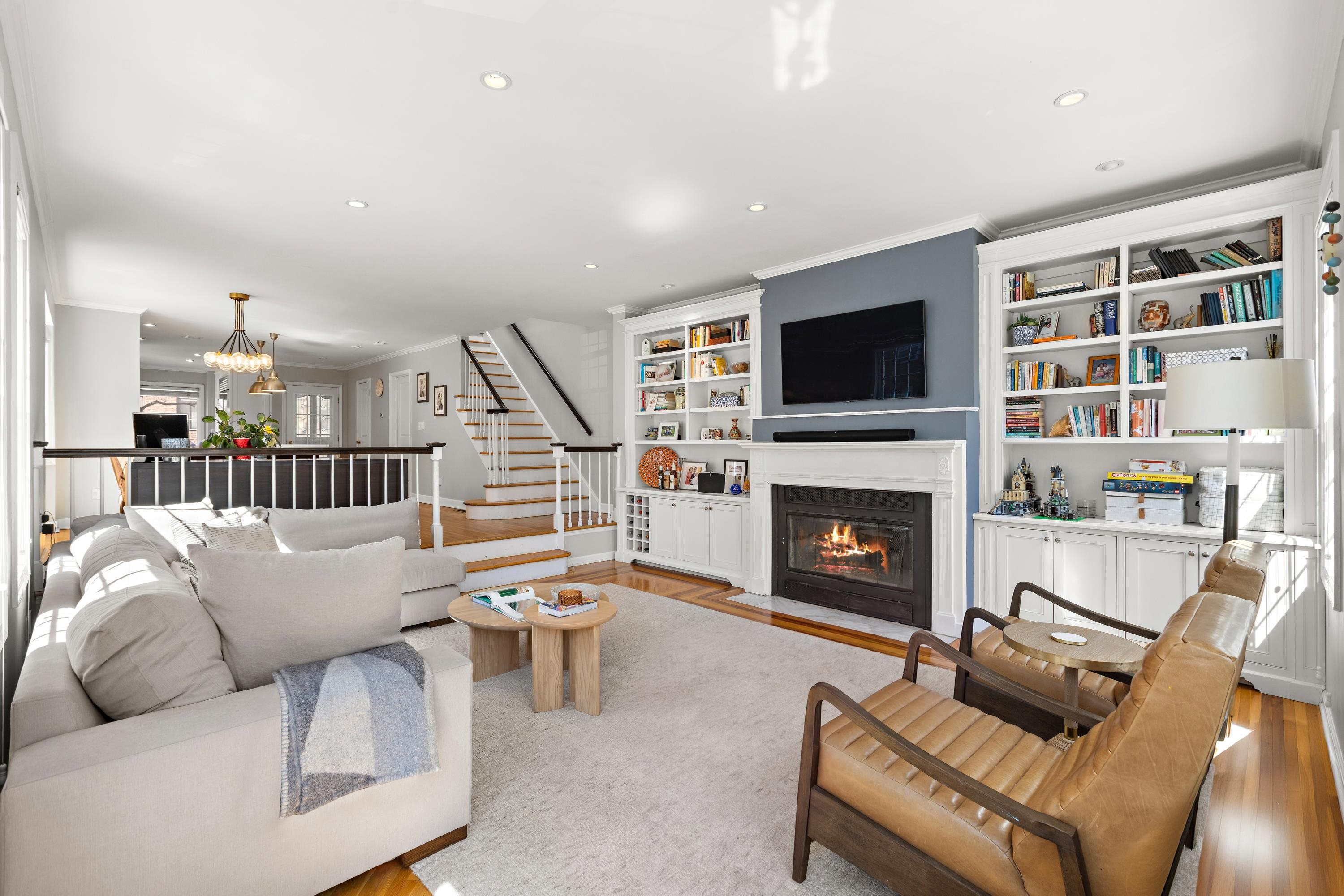 456 9TH ST - Photo 4