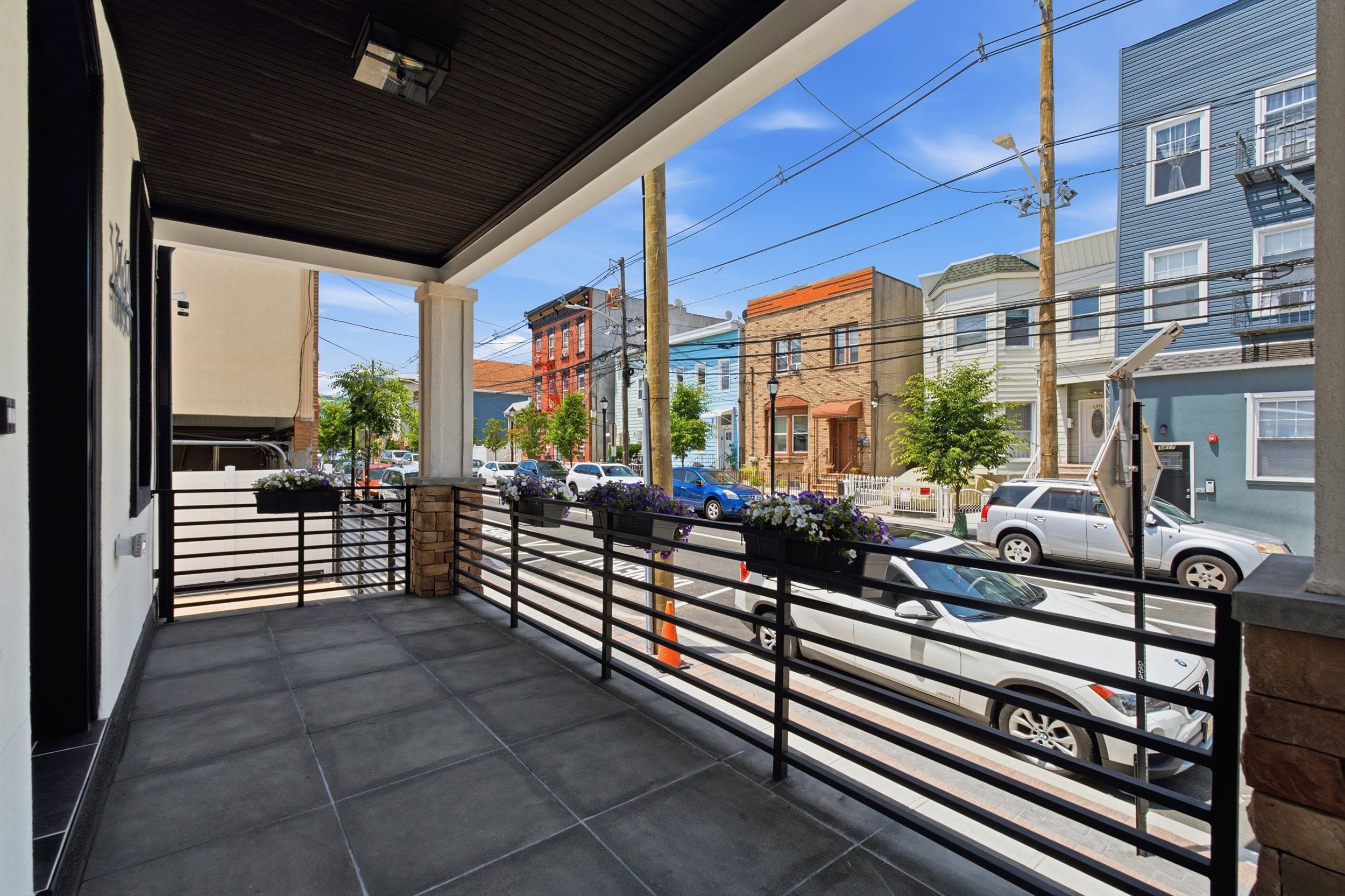 3414/3412 HUDSON AVE - Photo 4