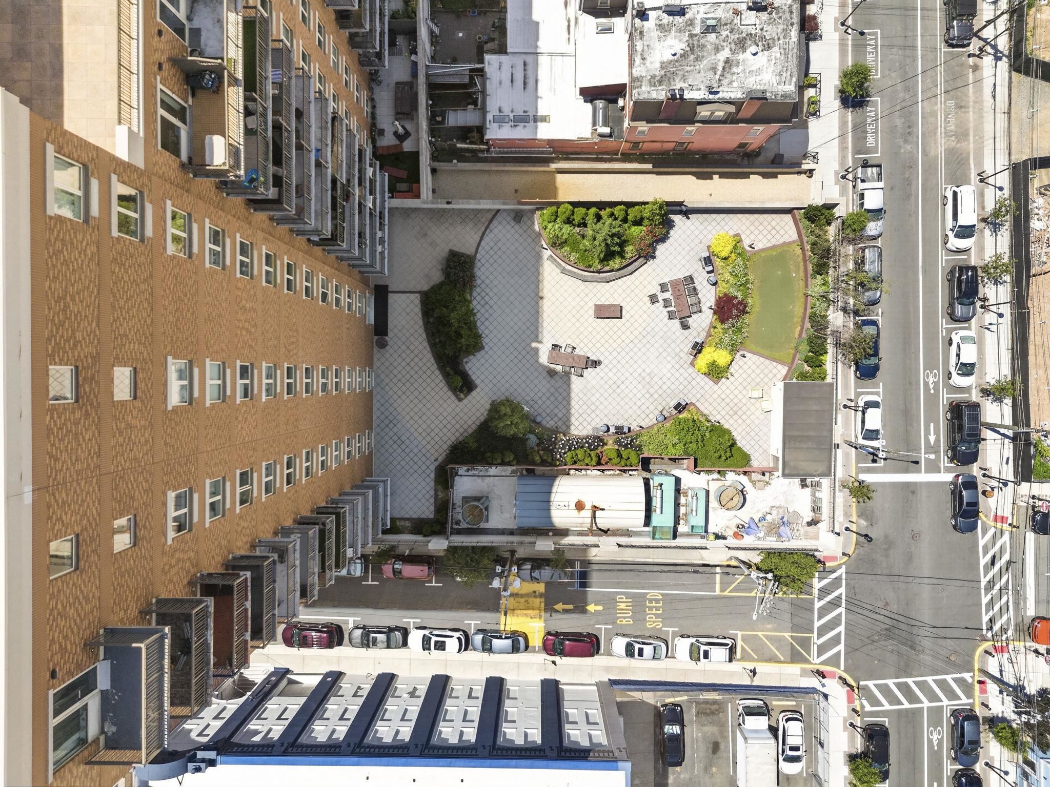 3312 HUDSON AVE - Photo 5