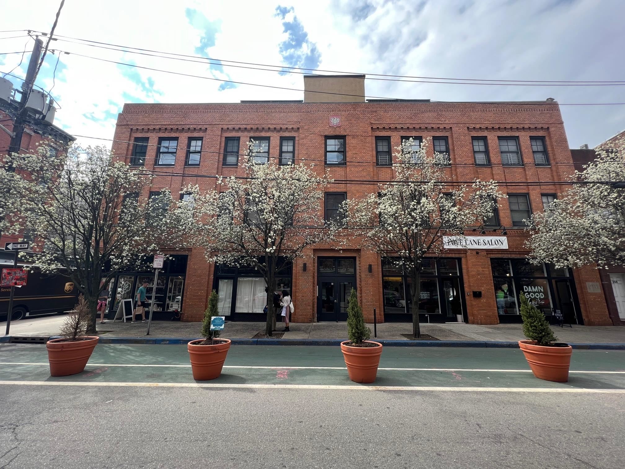 353 GROVE ST - Photo 2