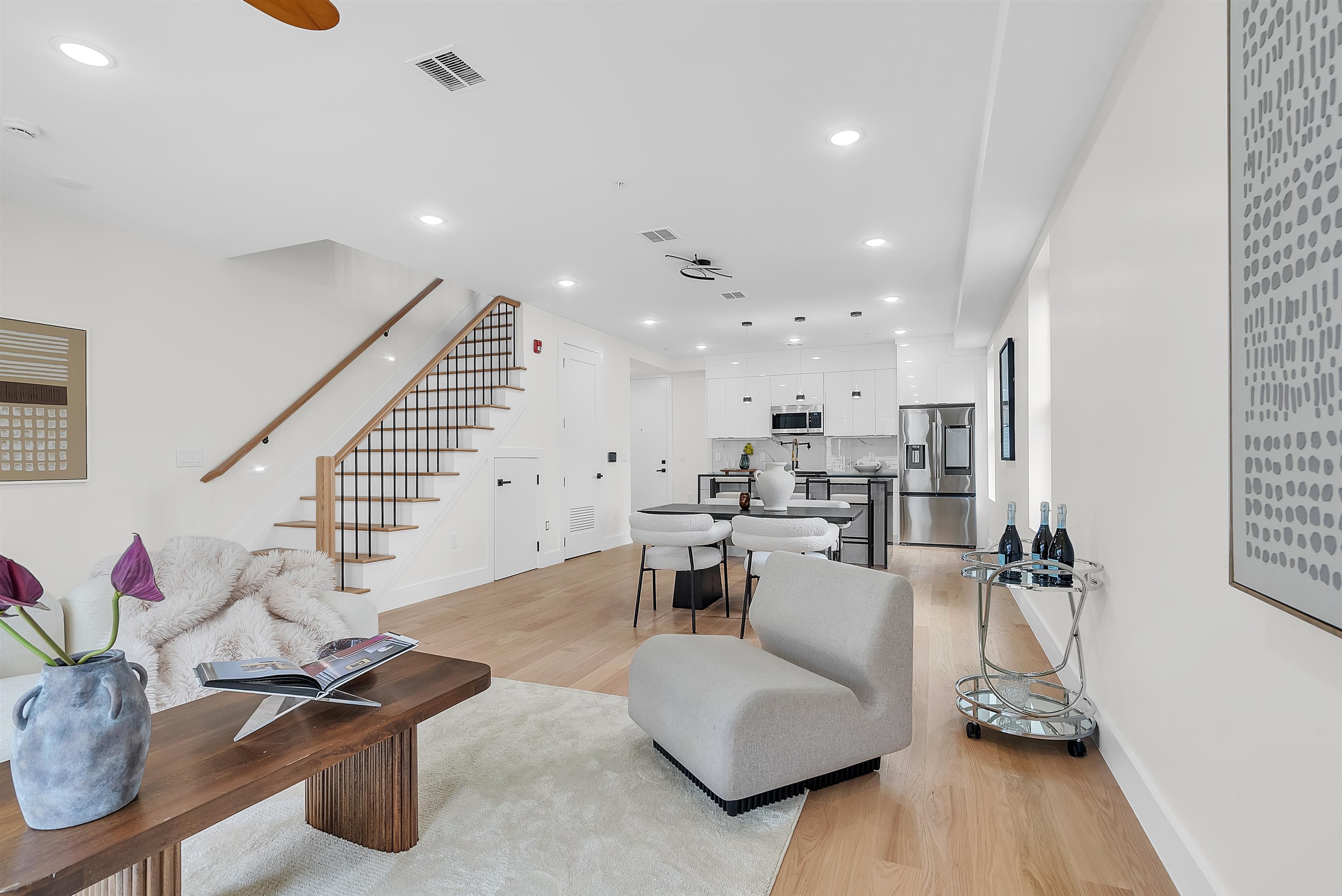 82 PAMRAPO AVE - Photo 2