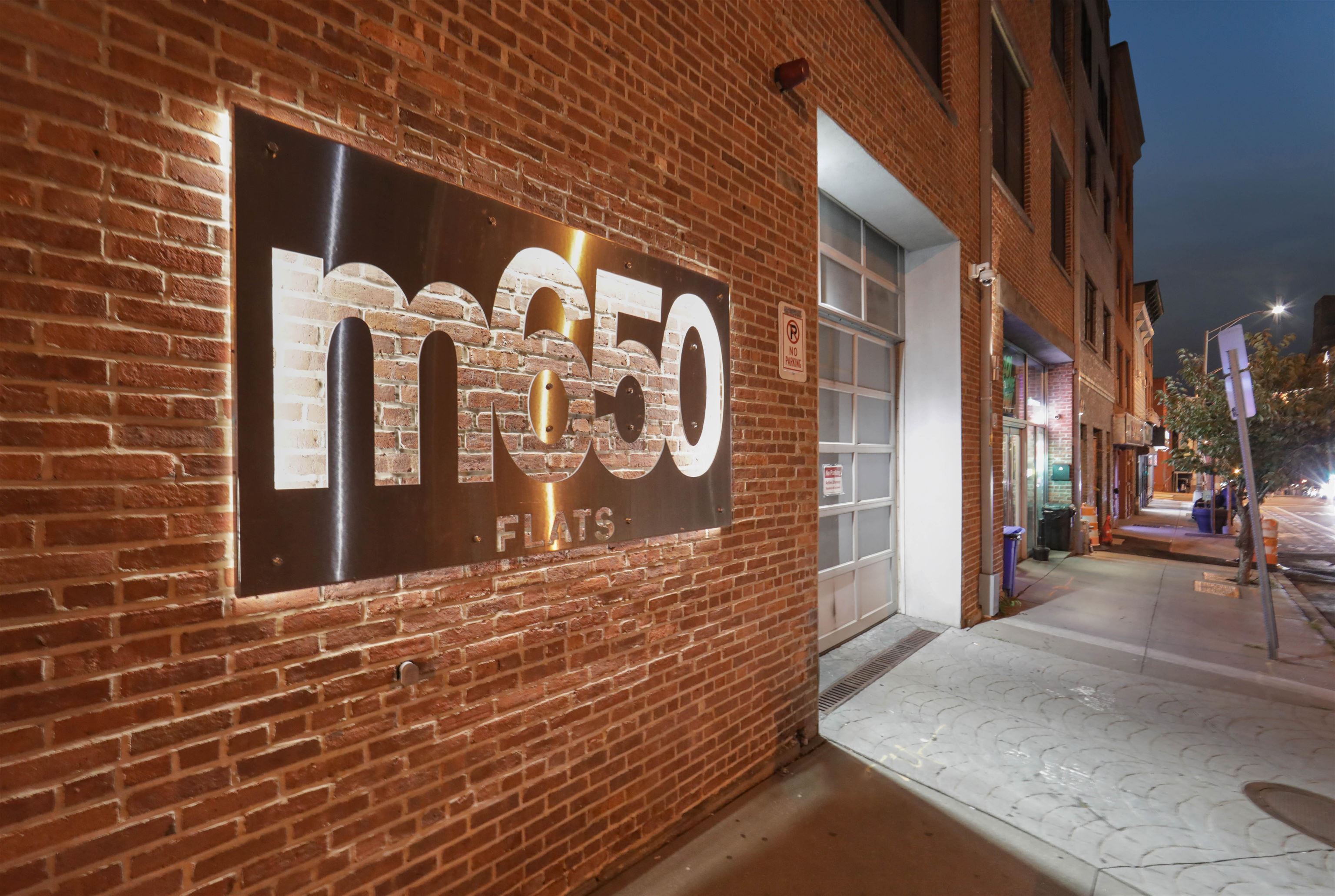 650 MONTGOMERY ST - Photo 2