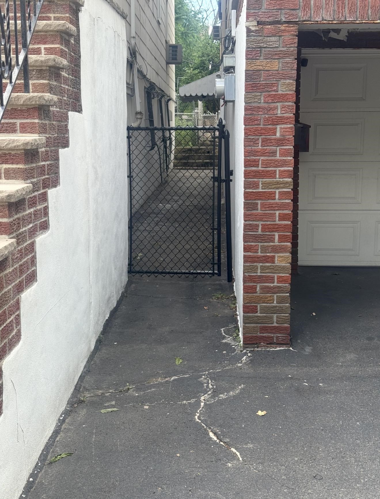 6219 POLK ST - Photo 2