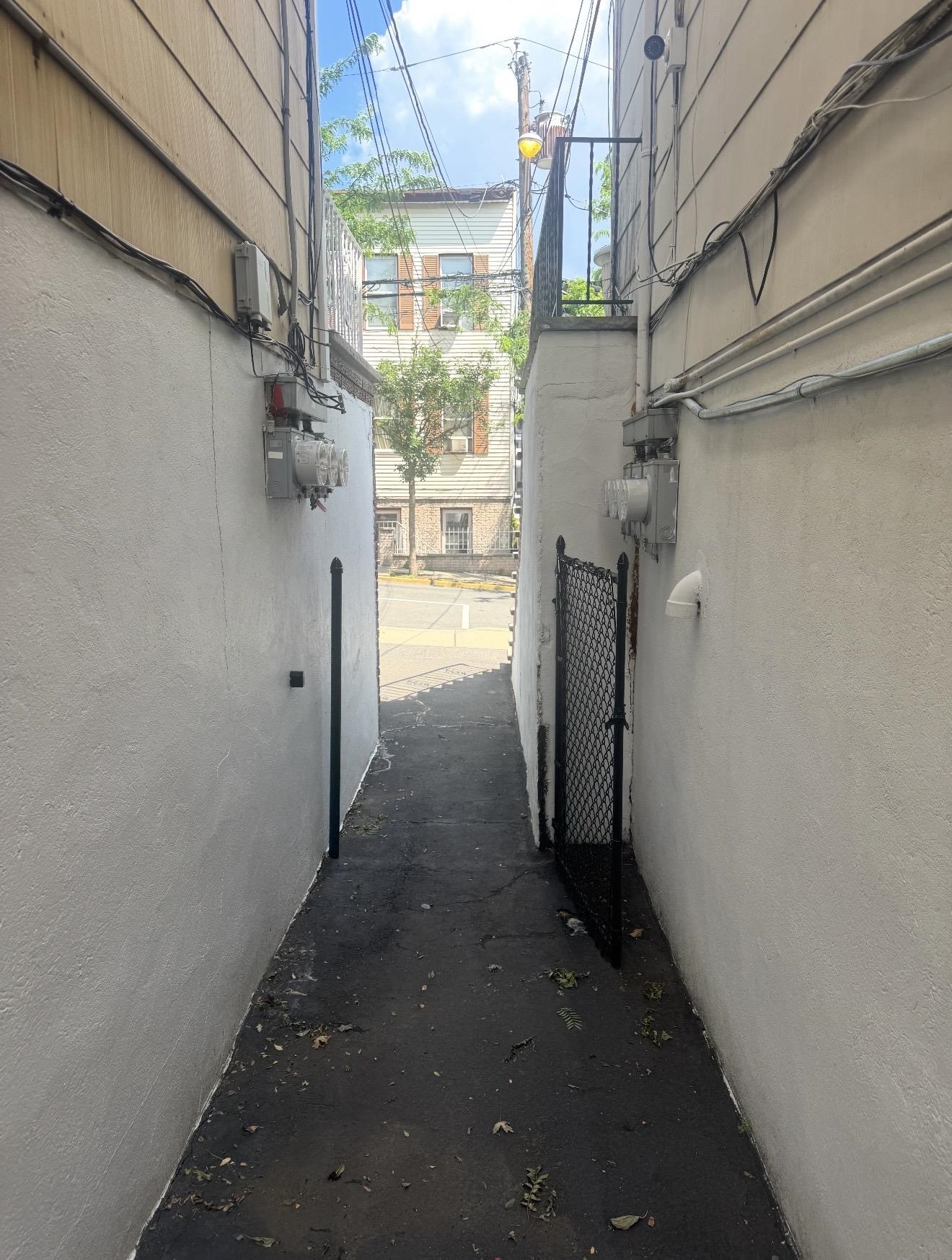 6219 POLK ST - Photo 3