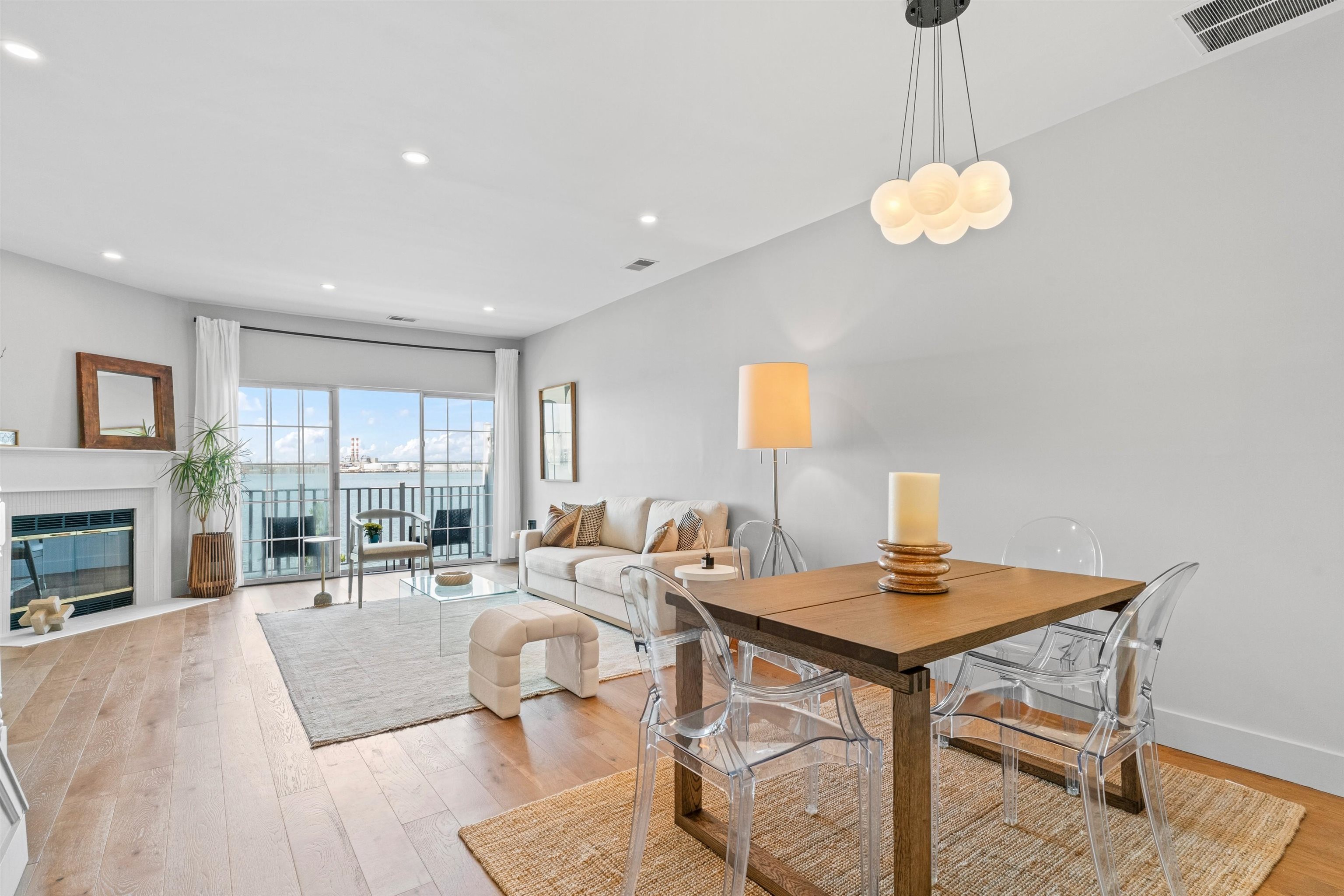 156 COTTONWOOD ST