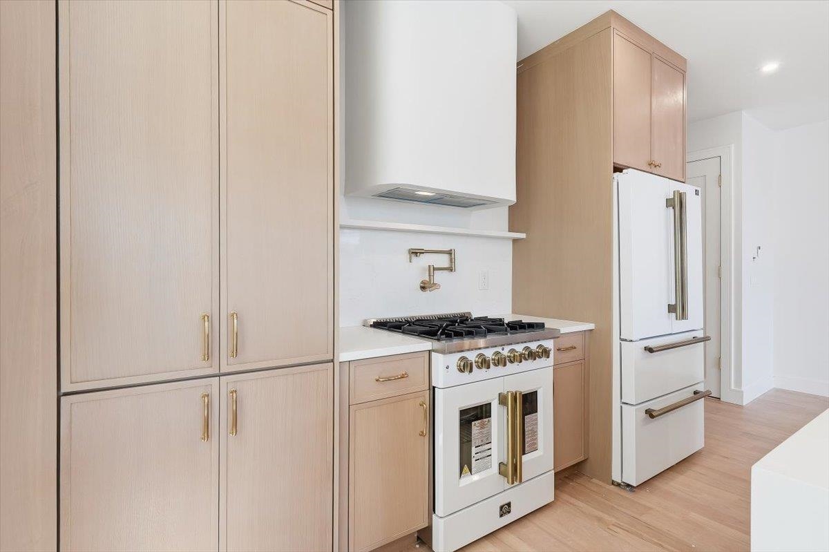 1123 SUMMIT AVE - Photo 4