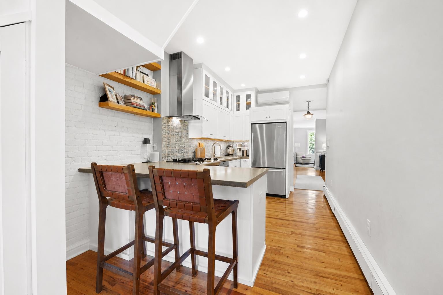 816 WILLOW AVE - Photo 4