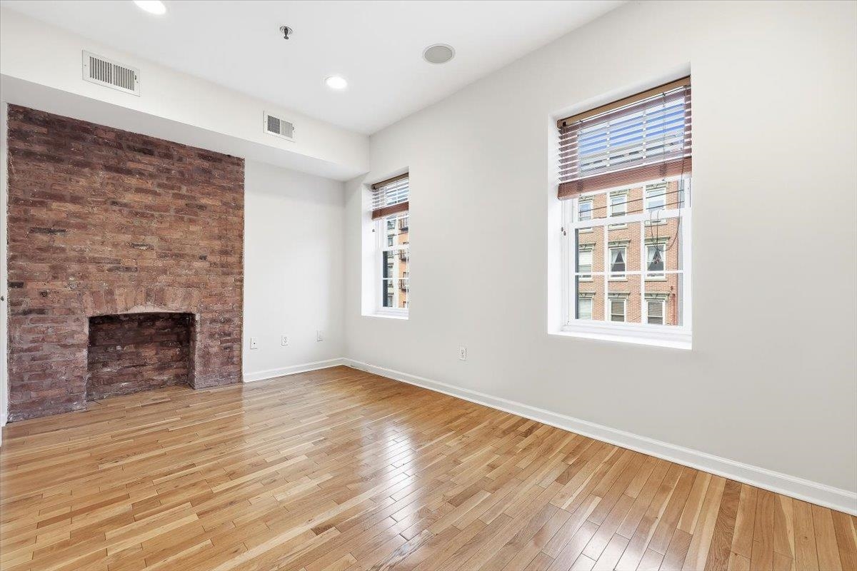 221 WILLOW AVE - Photo 2