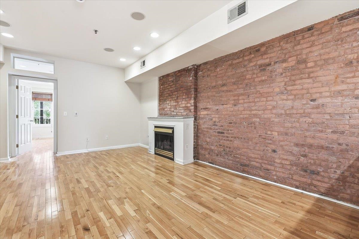 221 WILLOW AVE - Photo 3