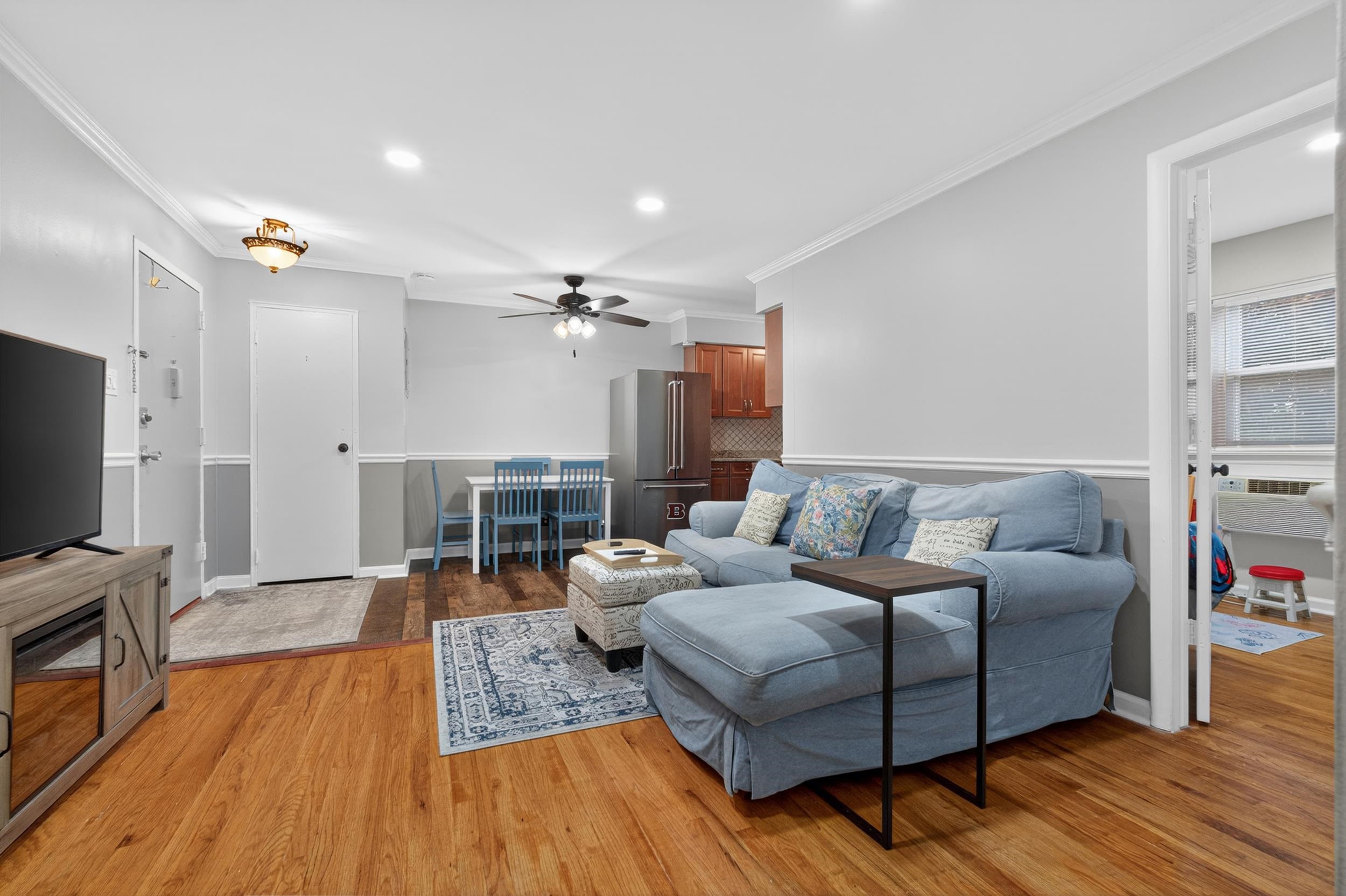 214 AVENUE A - Photo 3