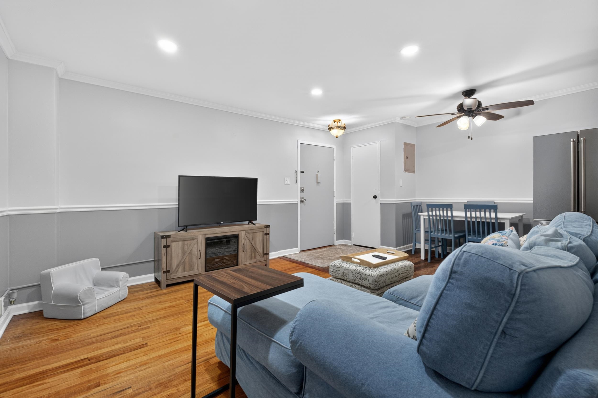 214 AVENUE A - Photo 4