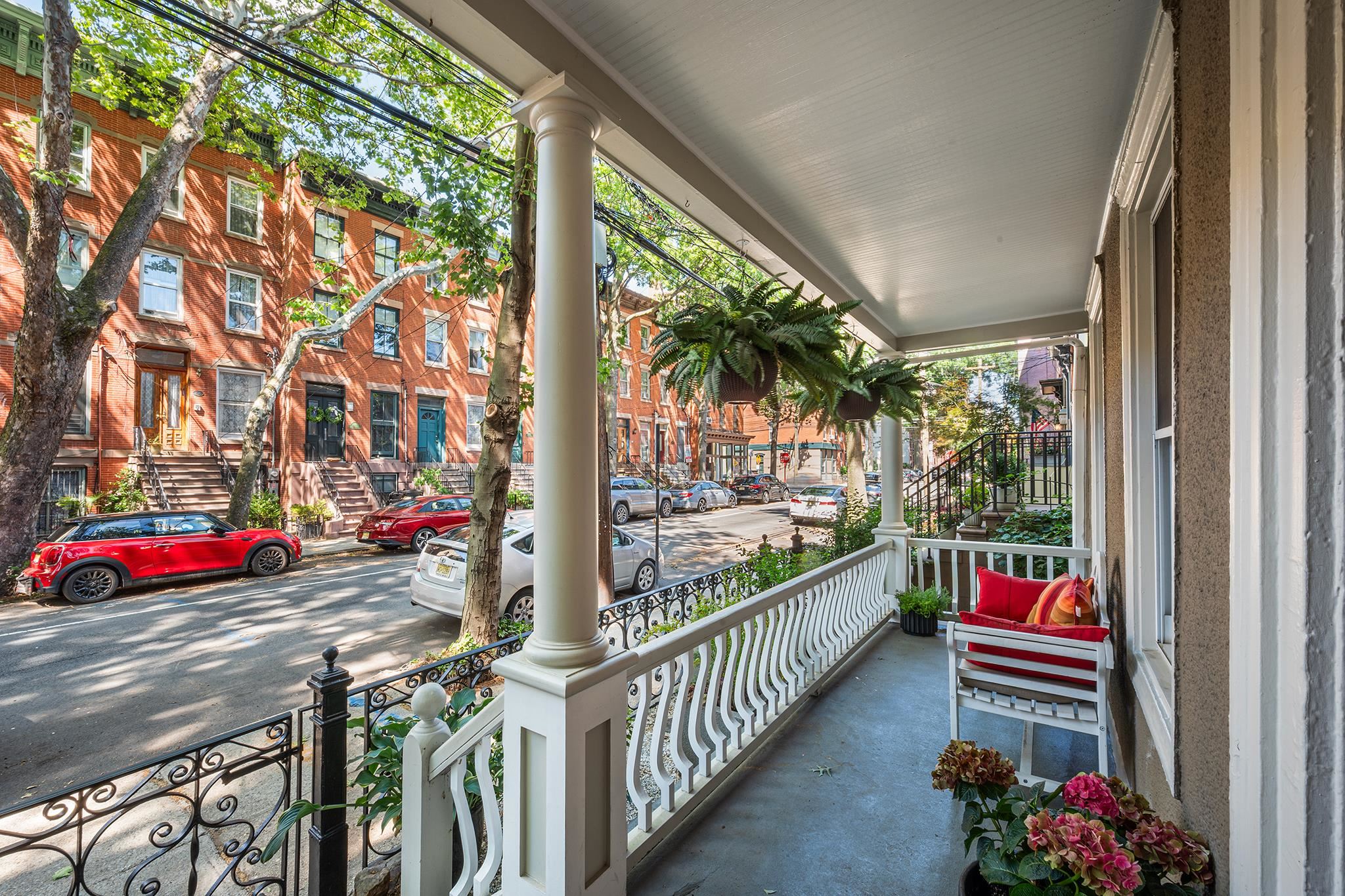 235 7TH ST - Photo 3