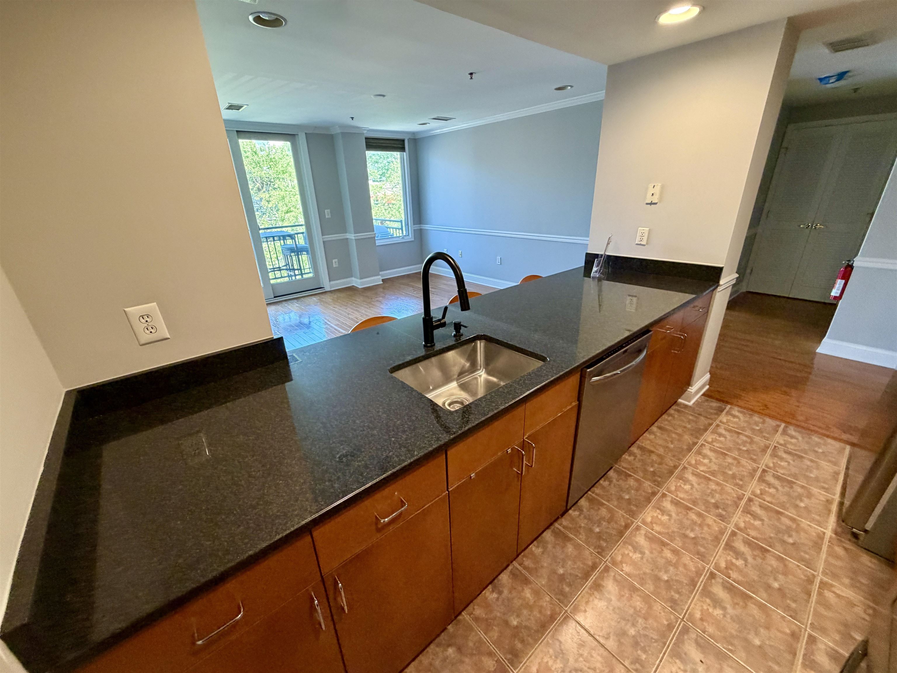70 ADAMS ST - Photo 4