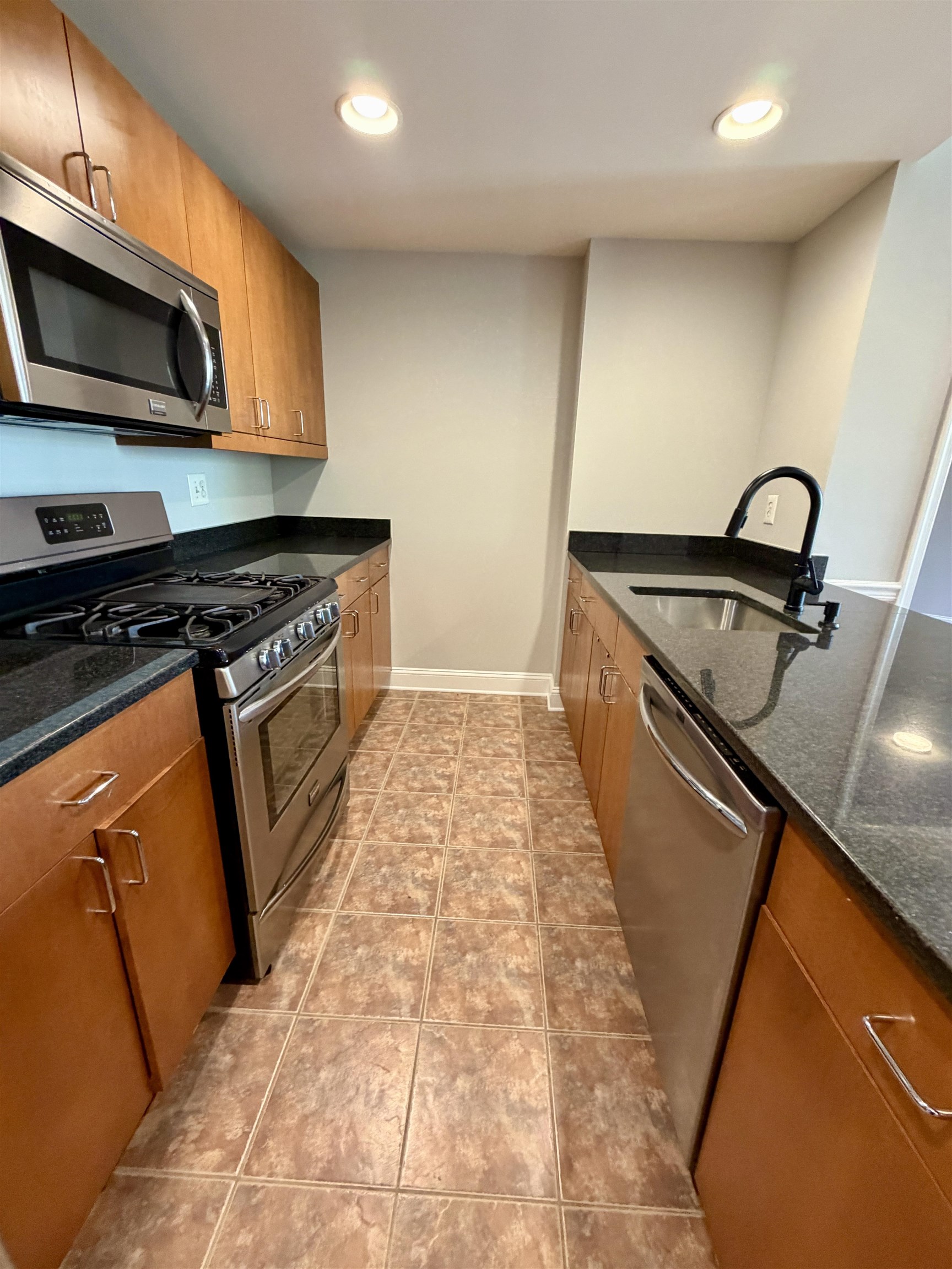 70 ADAMS ST - Photo 5