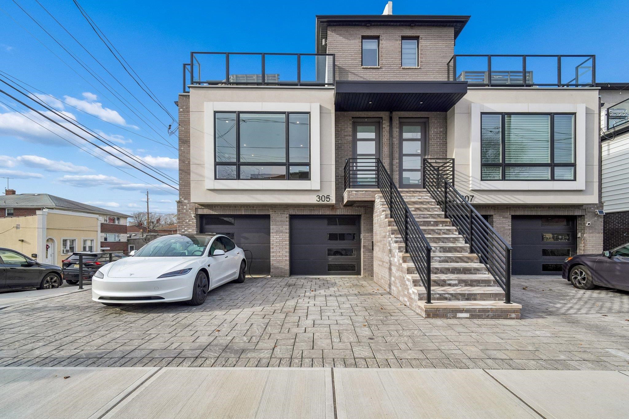 305 8TH ST - Photo 2
