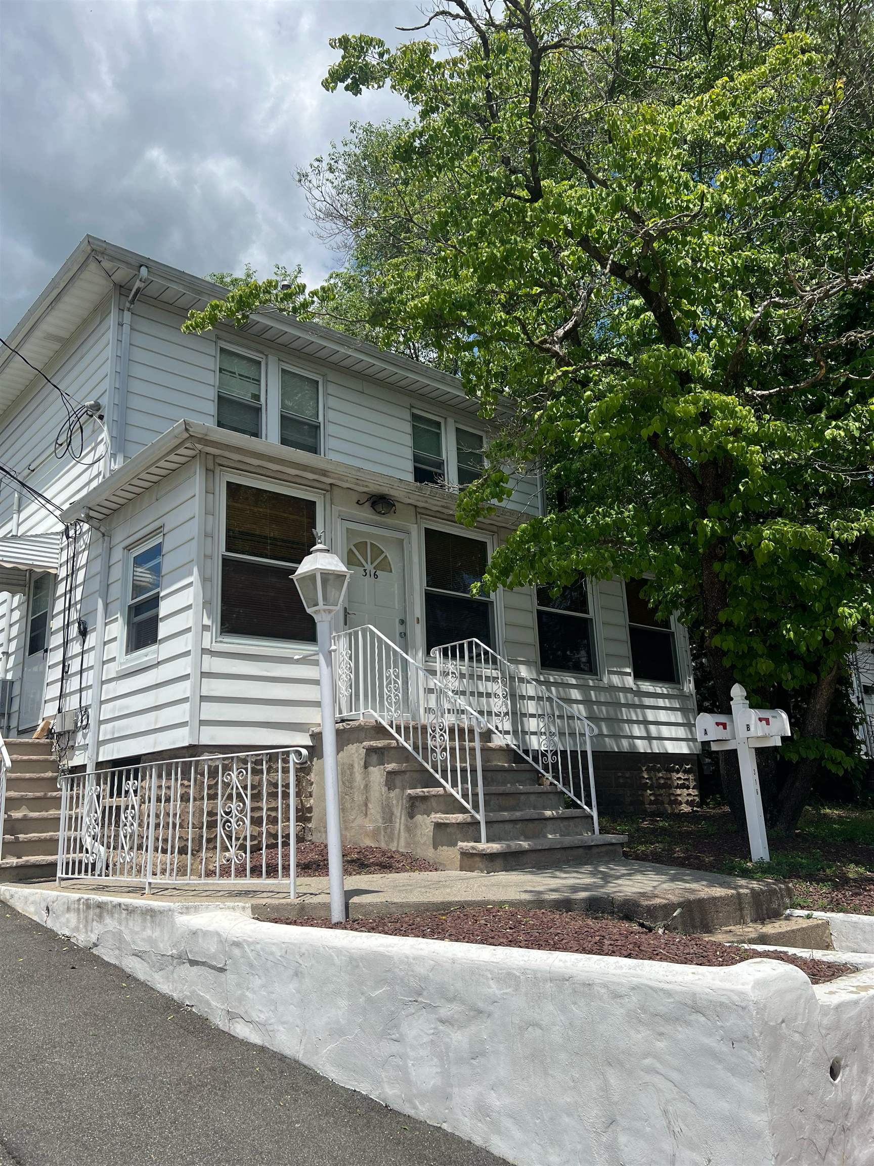 316 DIVISION ST - Photo 3