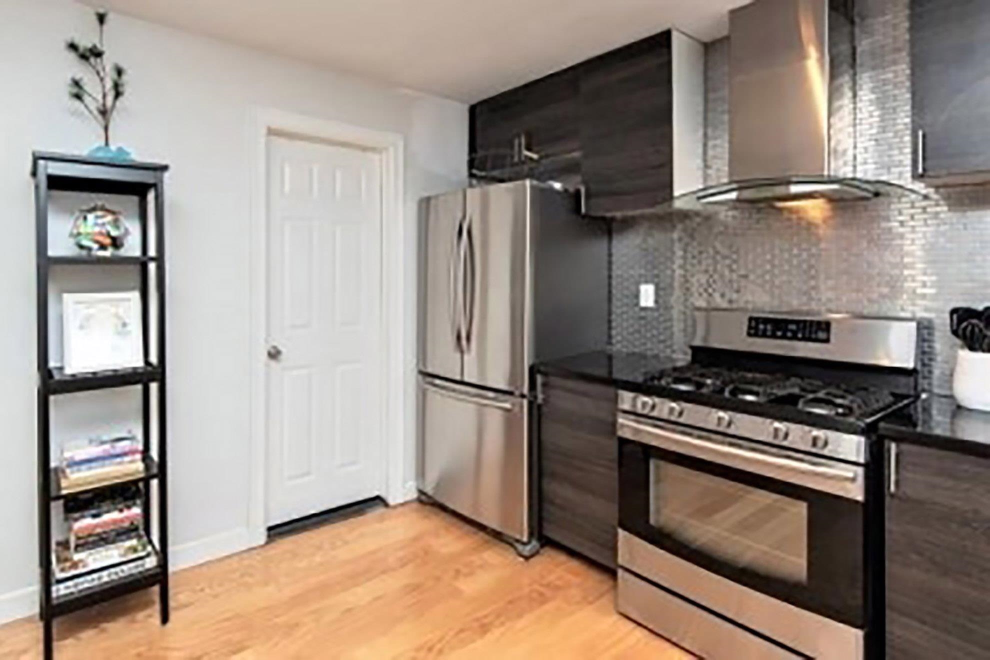 129 FRANKLIN ST - Photo 3