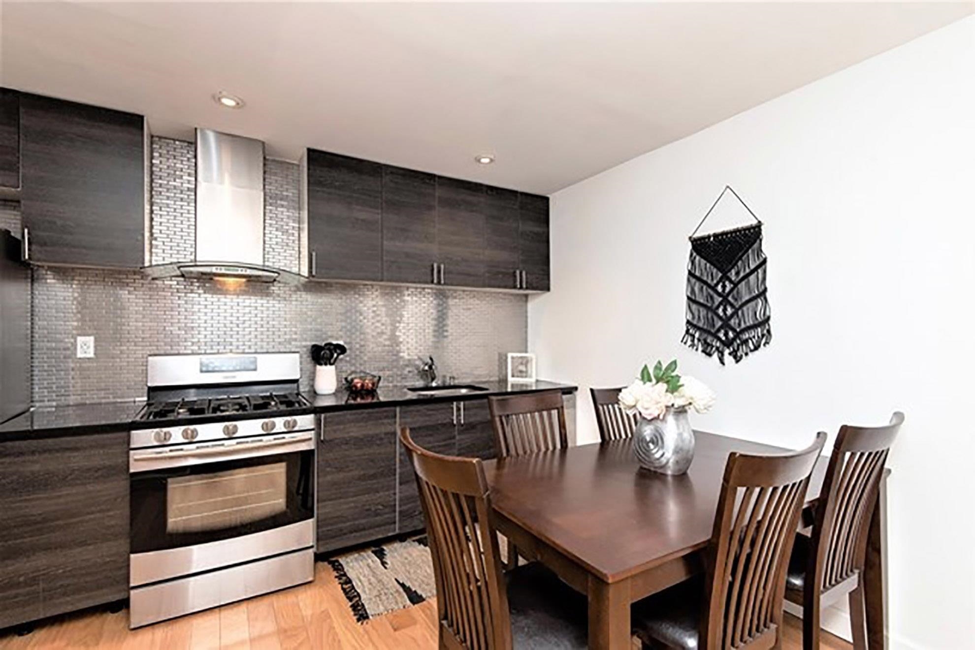 129 FRANKLIN ST - Photo 4