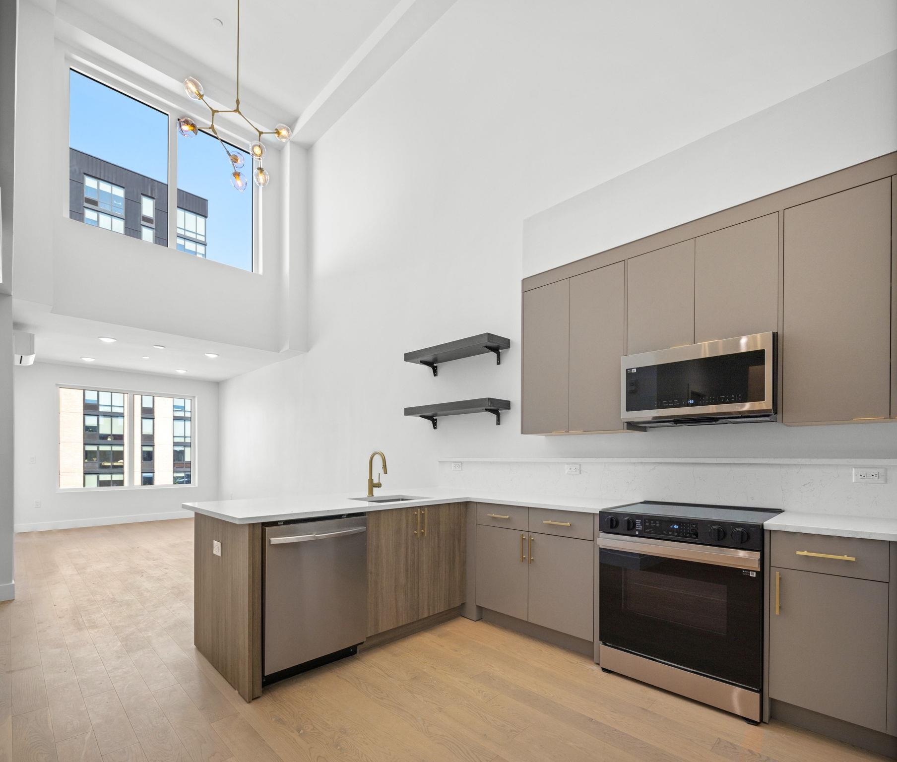 35 ORCHARD ST - Photo 2