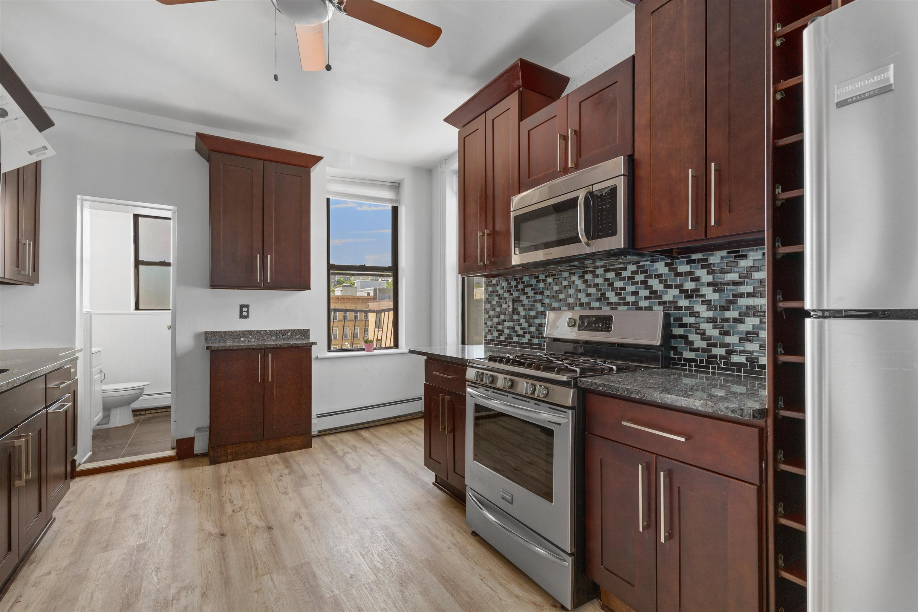 422 MADISON ST - Photo 4