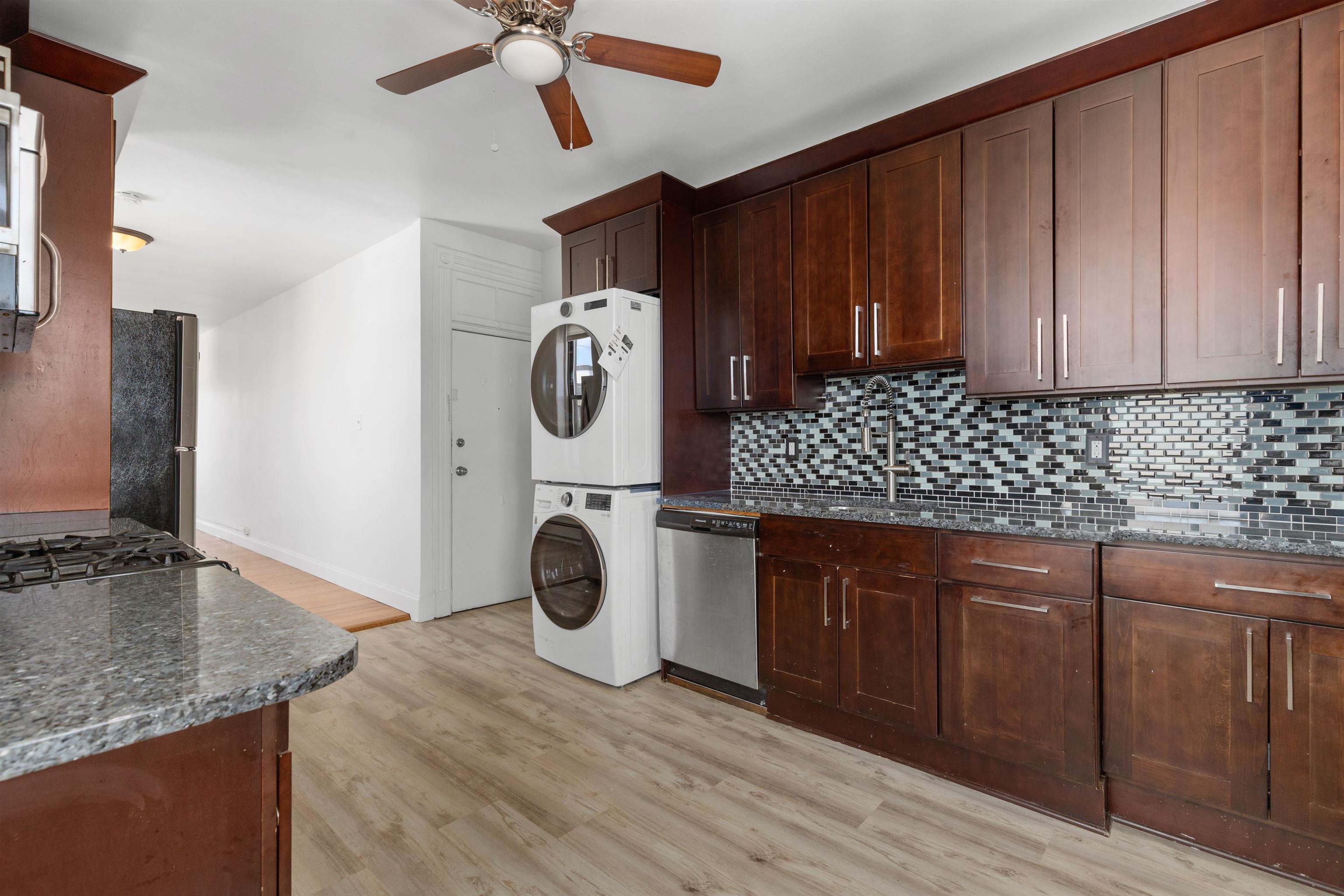 422 MADISON ST - Photo 5