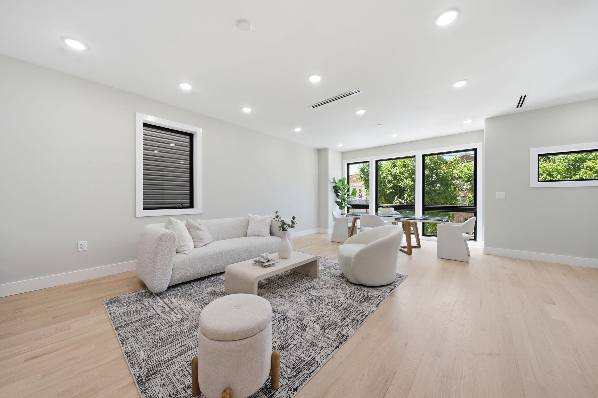 24 LINCOLN ST - Photo 4