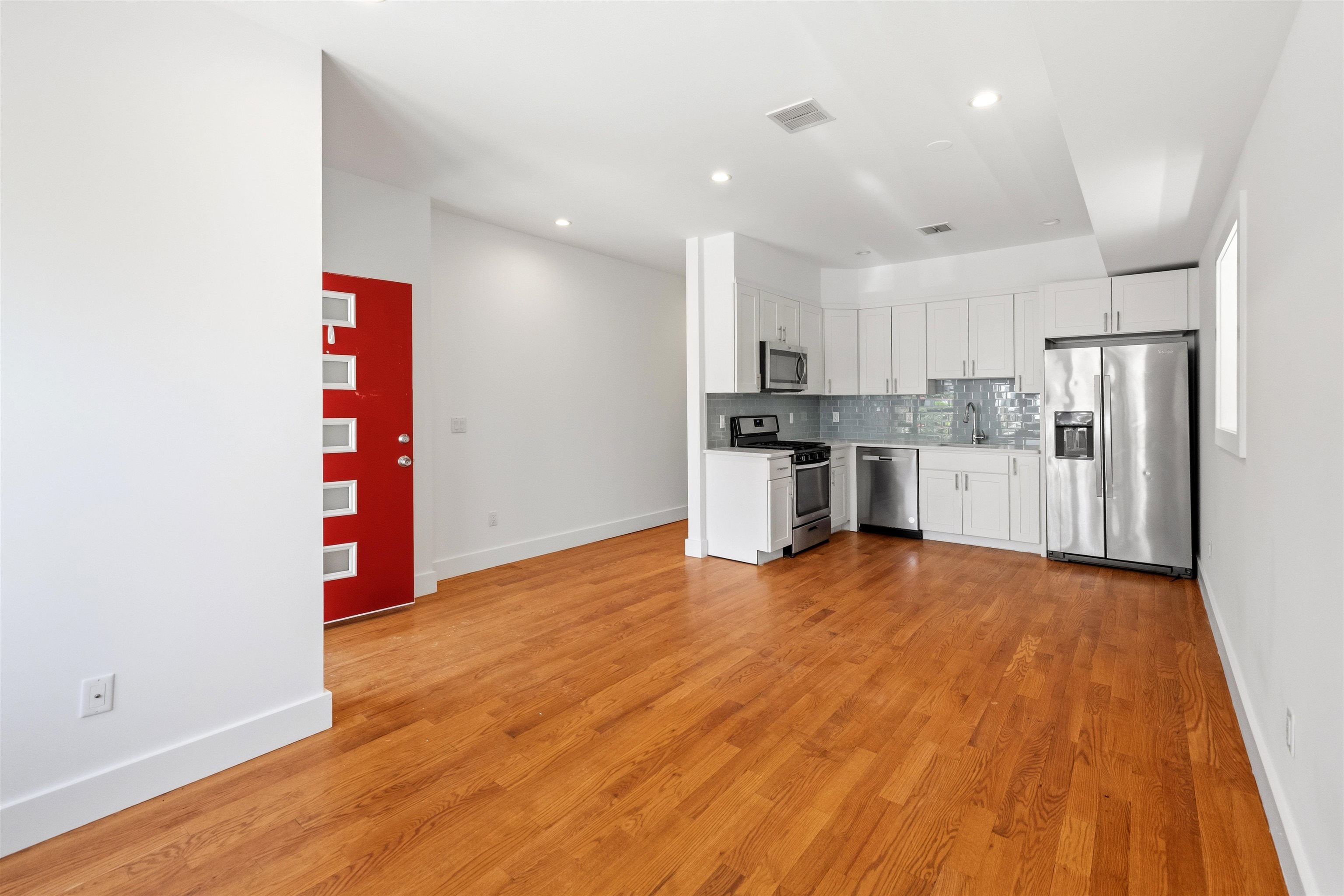 141 BEACH ST - Photo 2