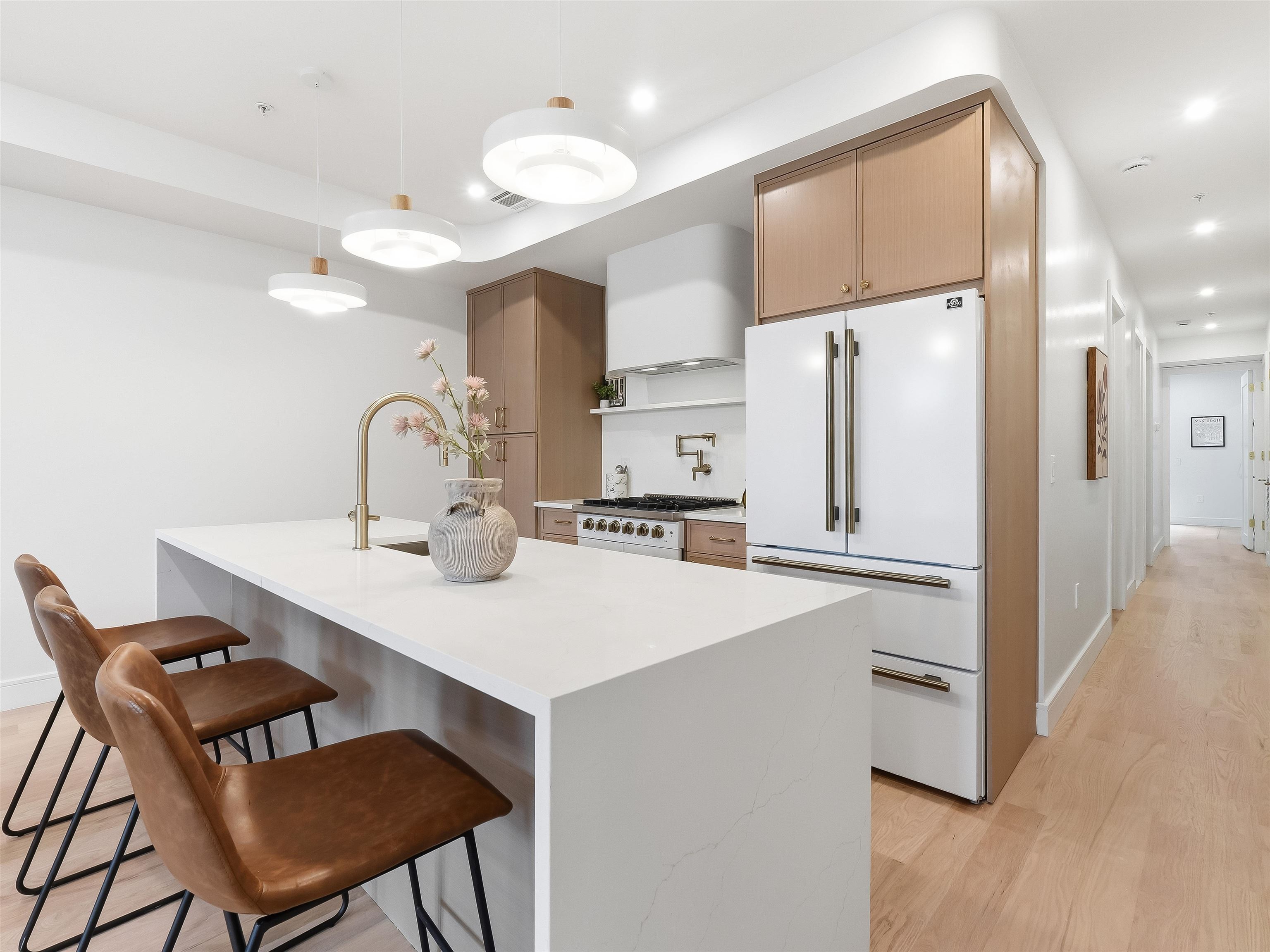 1123 SUMMIT AVE - Photo 4