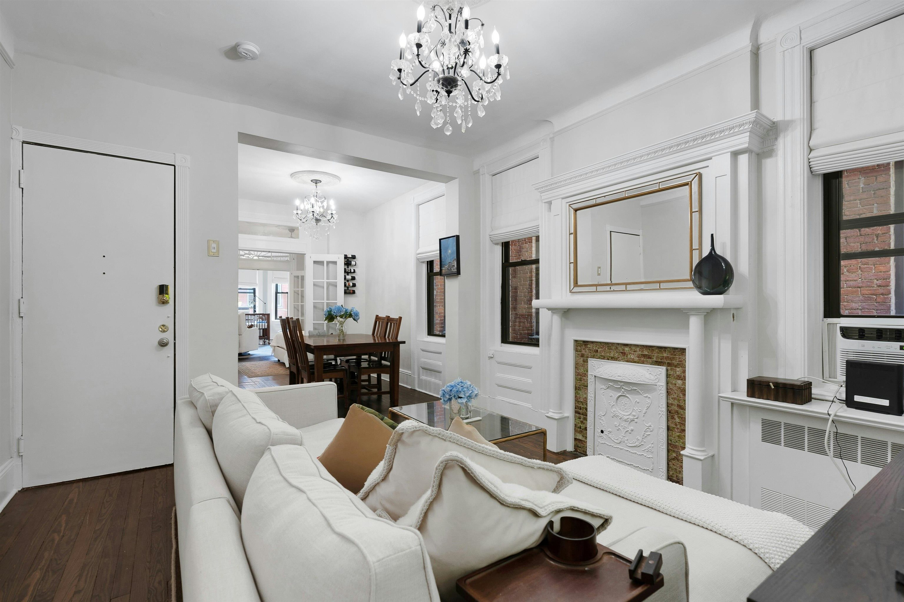 1112 PARK AVE - Photo 2