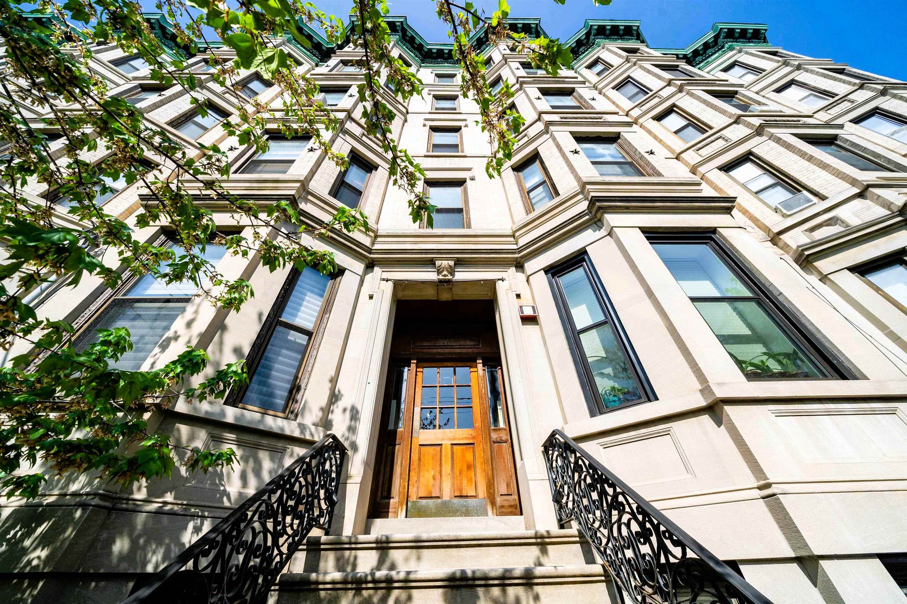 1112 PARK AVE - Photo 3