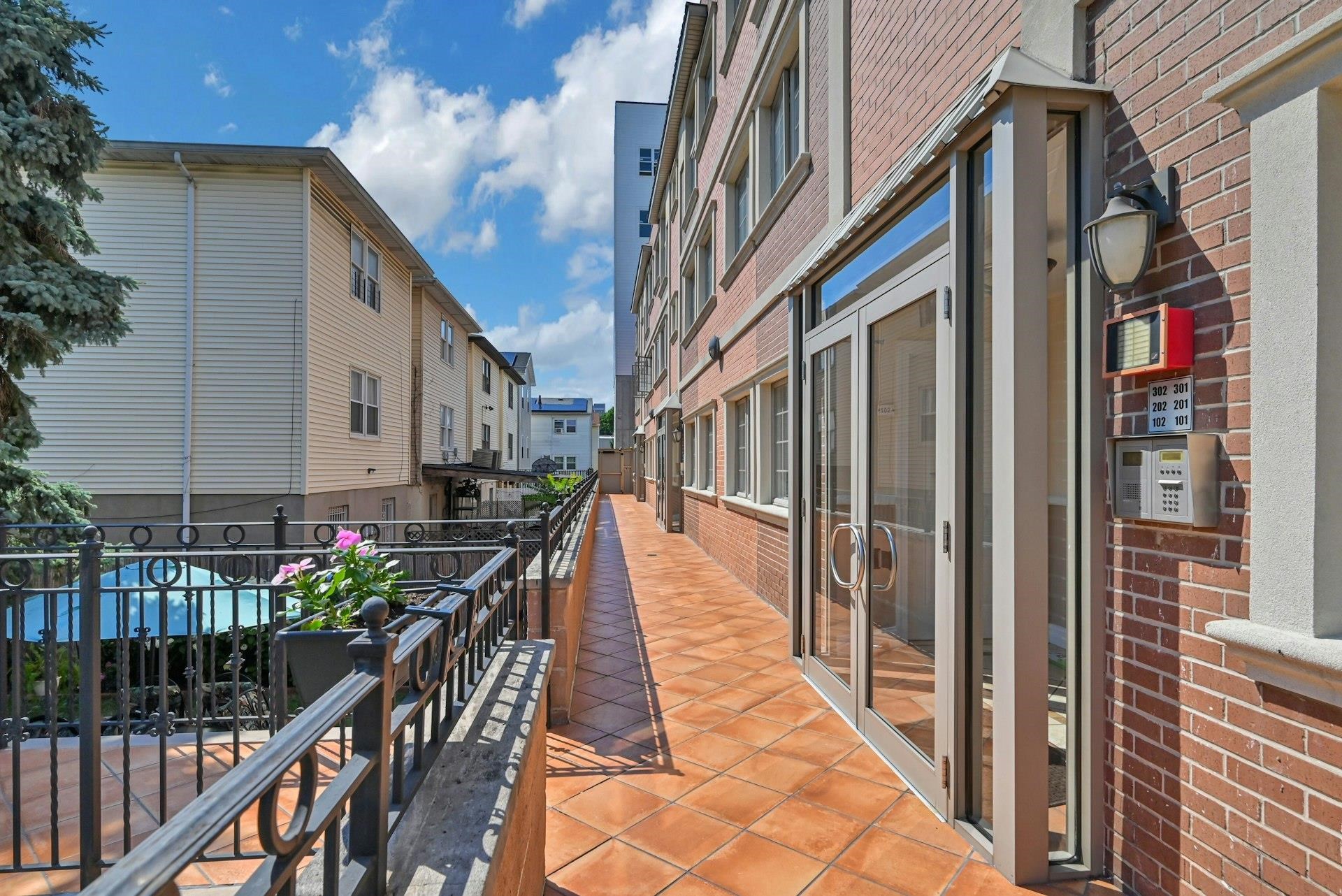 124 68TH ST - Photo 2