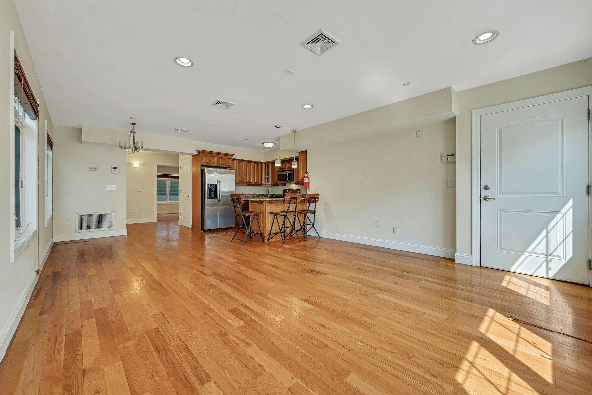 124 68TH ST - Photo 3